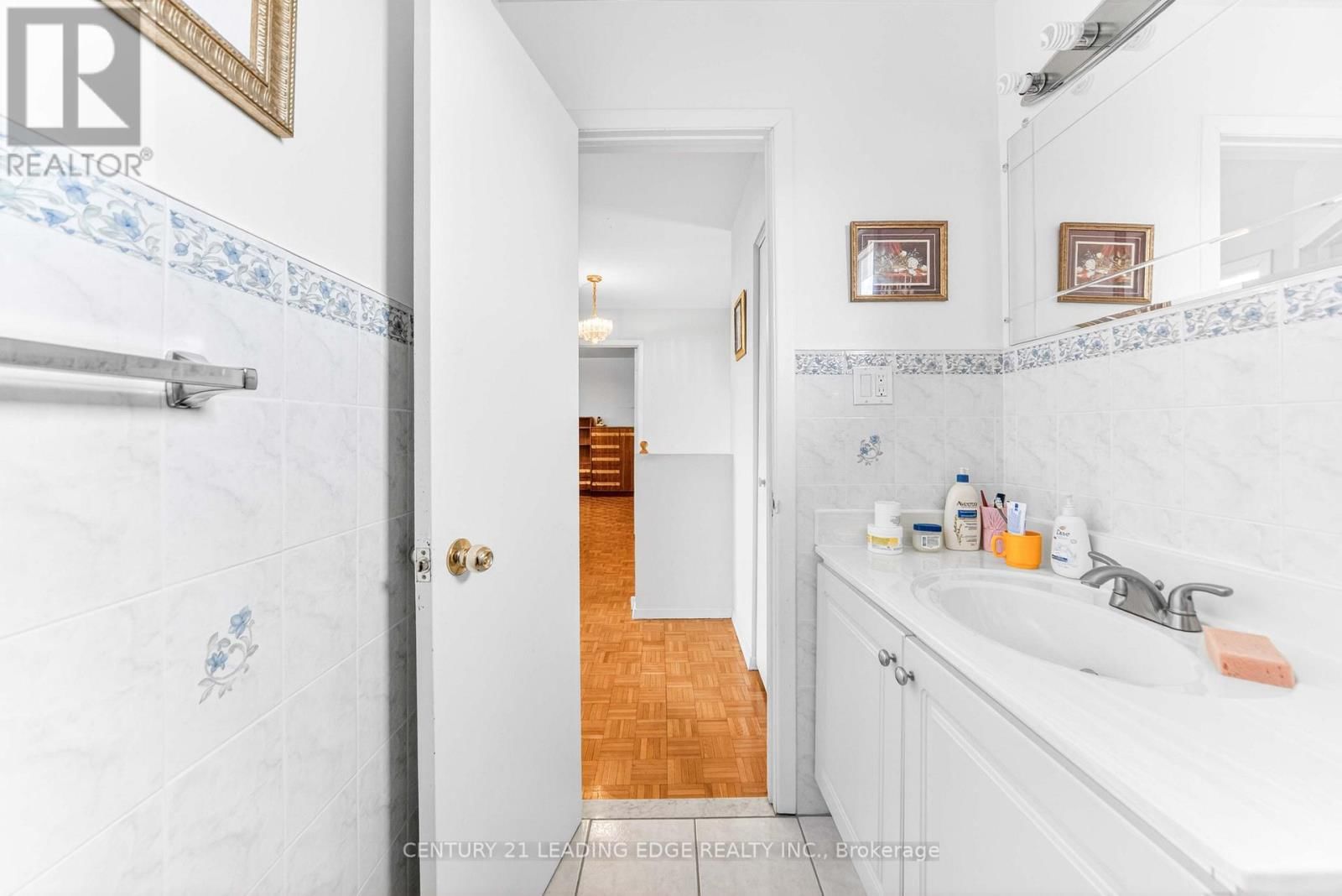 36 LAWNMERE CRESCENT Image 30