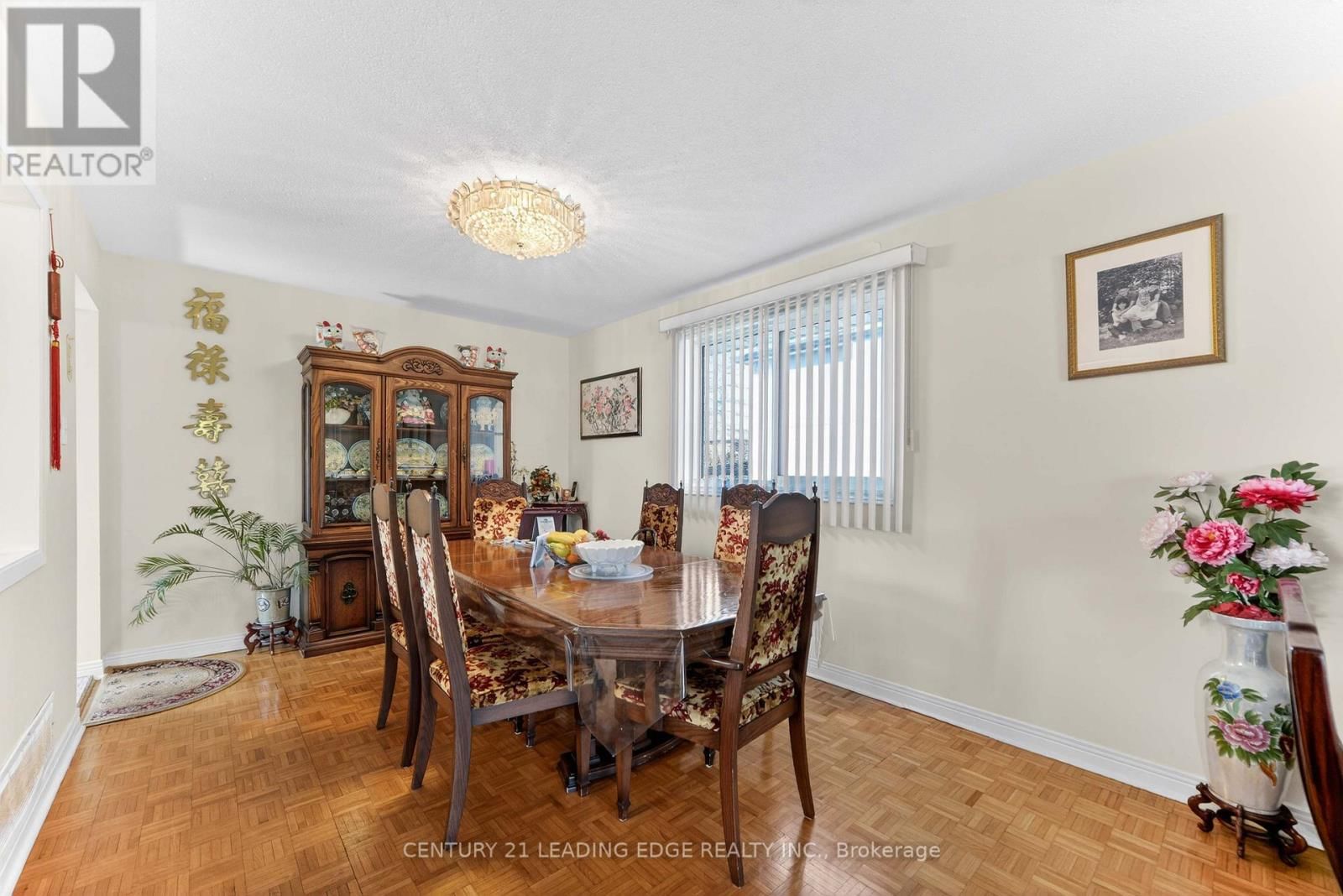 36 LAWNMERE CRESCENT Image 8