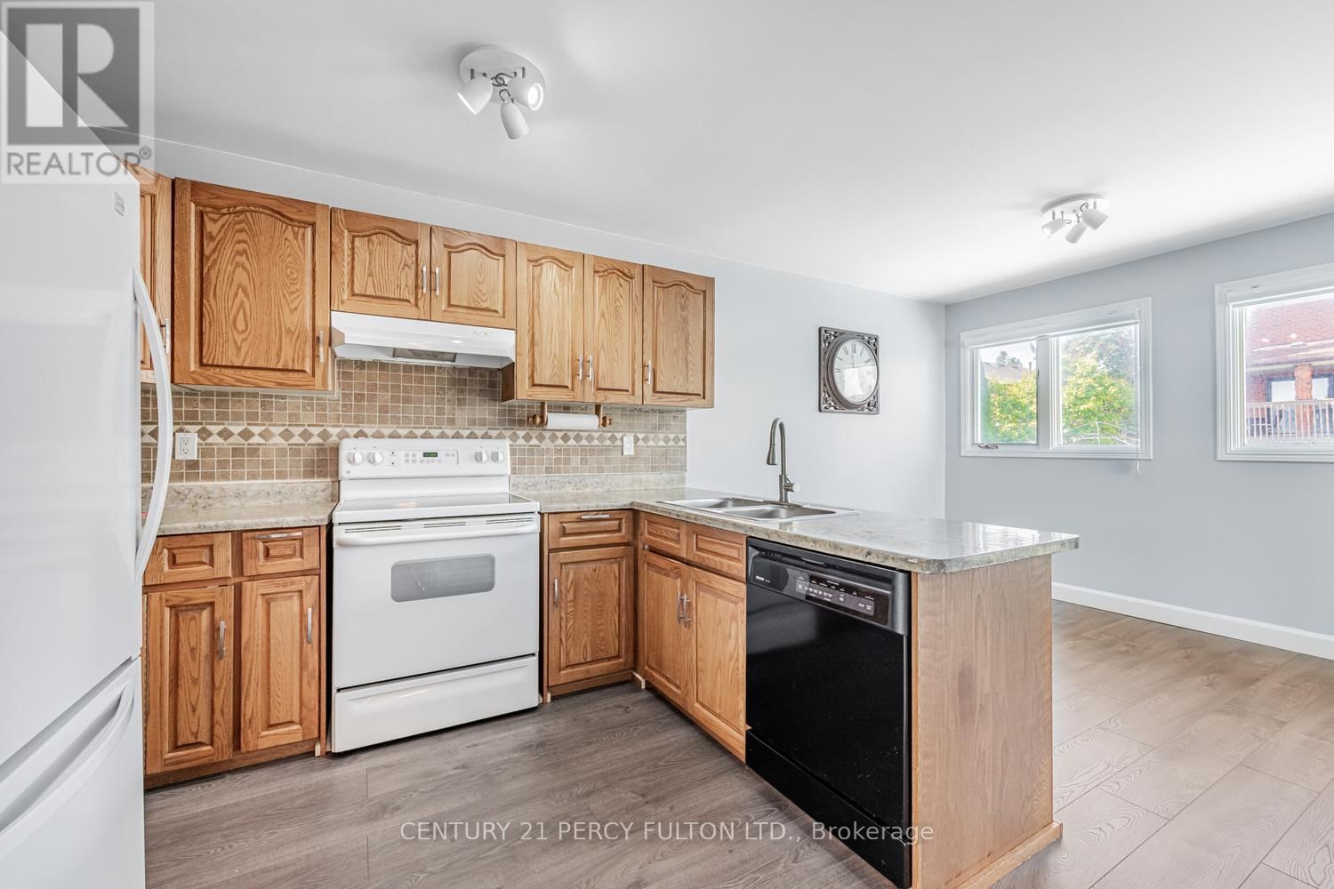 34 KINGSWOOD DRIVE NORTH Image 15