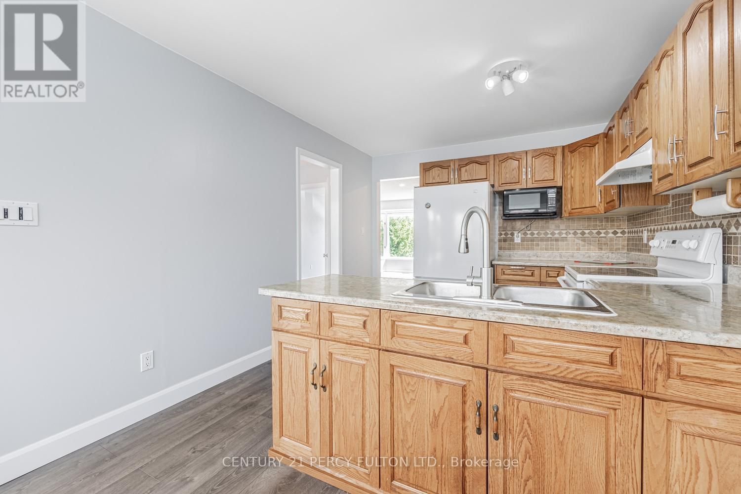 34 KINGSWOOD DRIVE NORTH Image 17