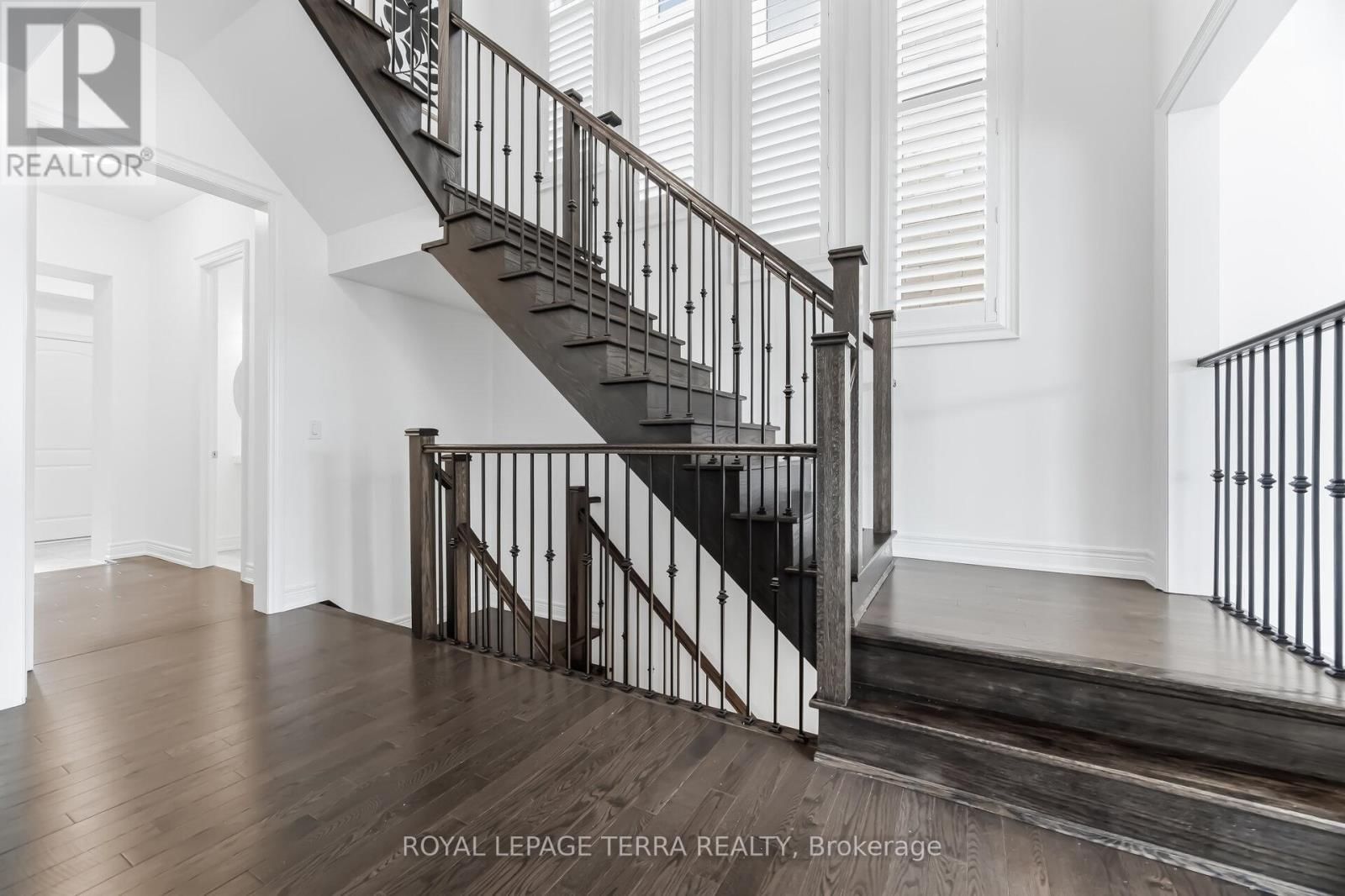 11 LOCKTON STREET Image 19