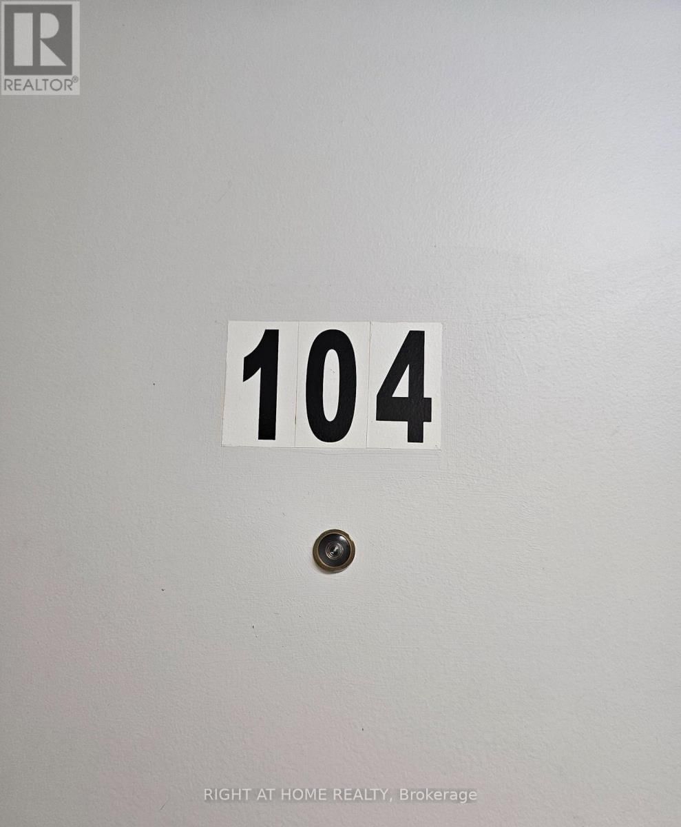 104 - 20 COSBURN AVENUE Image 8