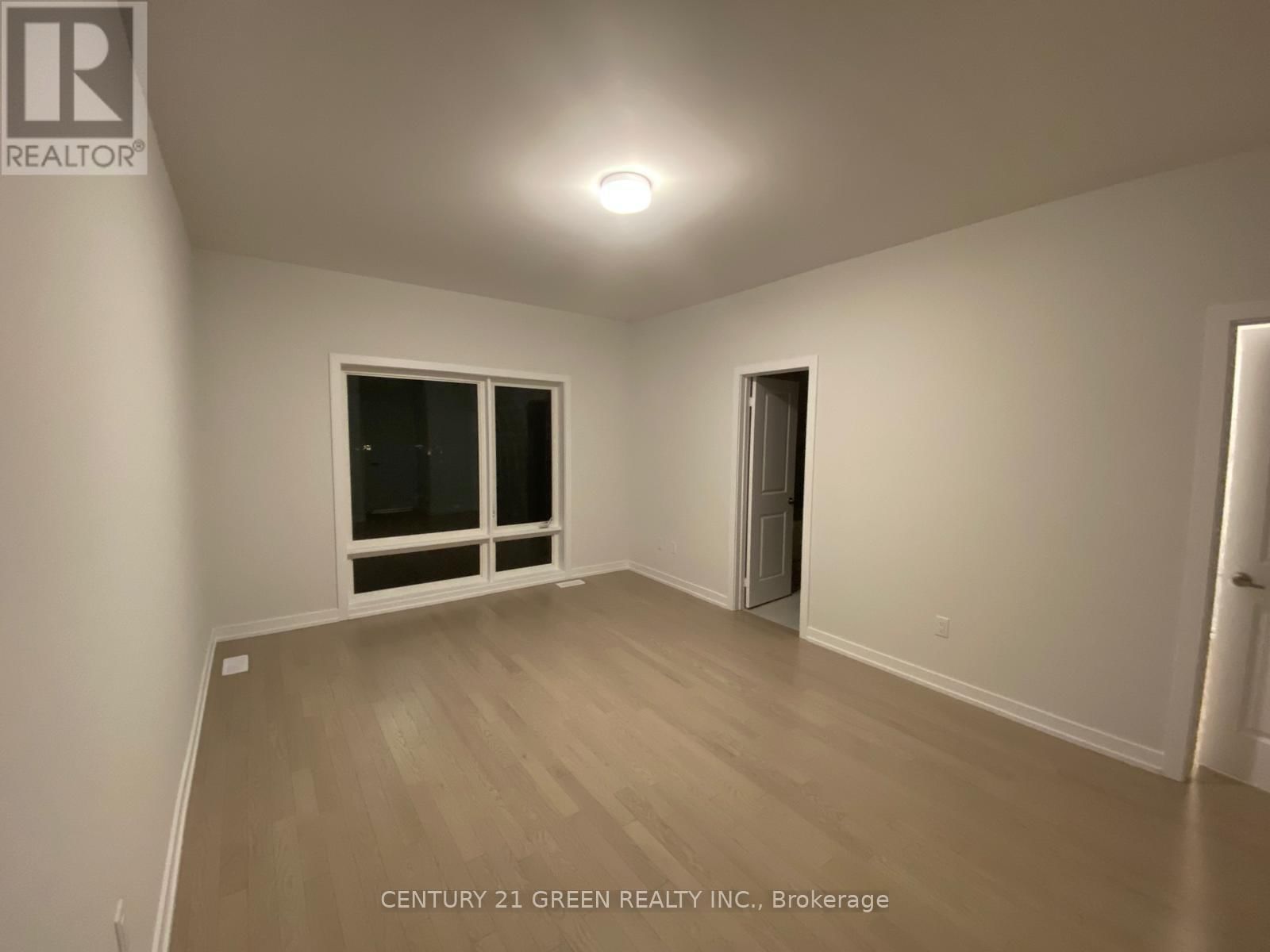 31 DANIELLE MOORE CIRCLE Image 17