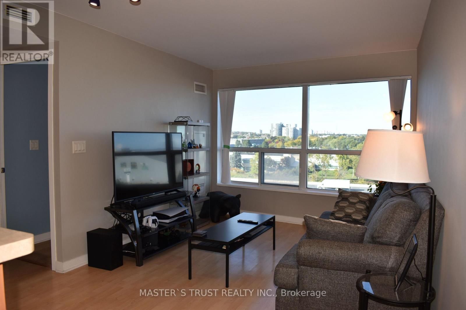 702 - 36 LEE CENTRE DRIVE Image 6