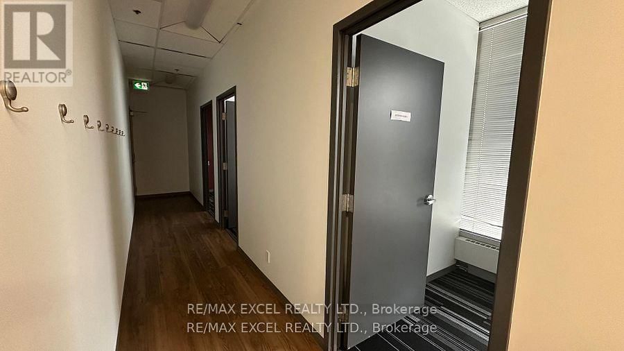 108a - 55 TOWN CENTRE COURT Image 9