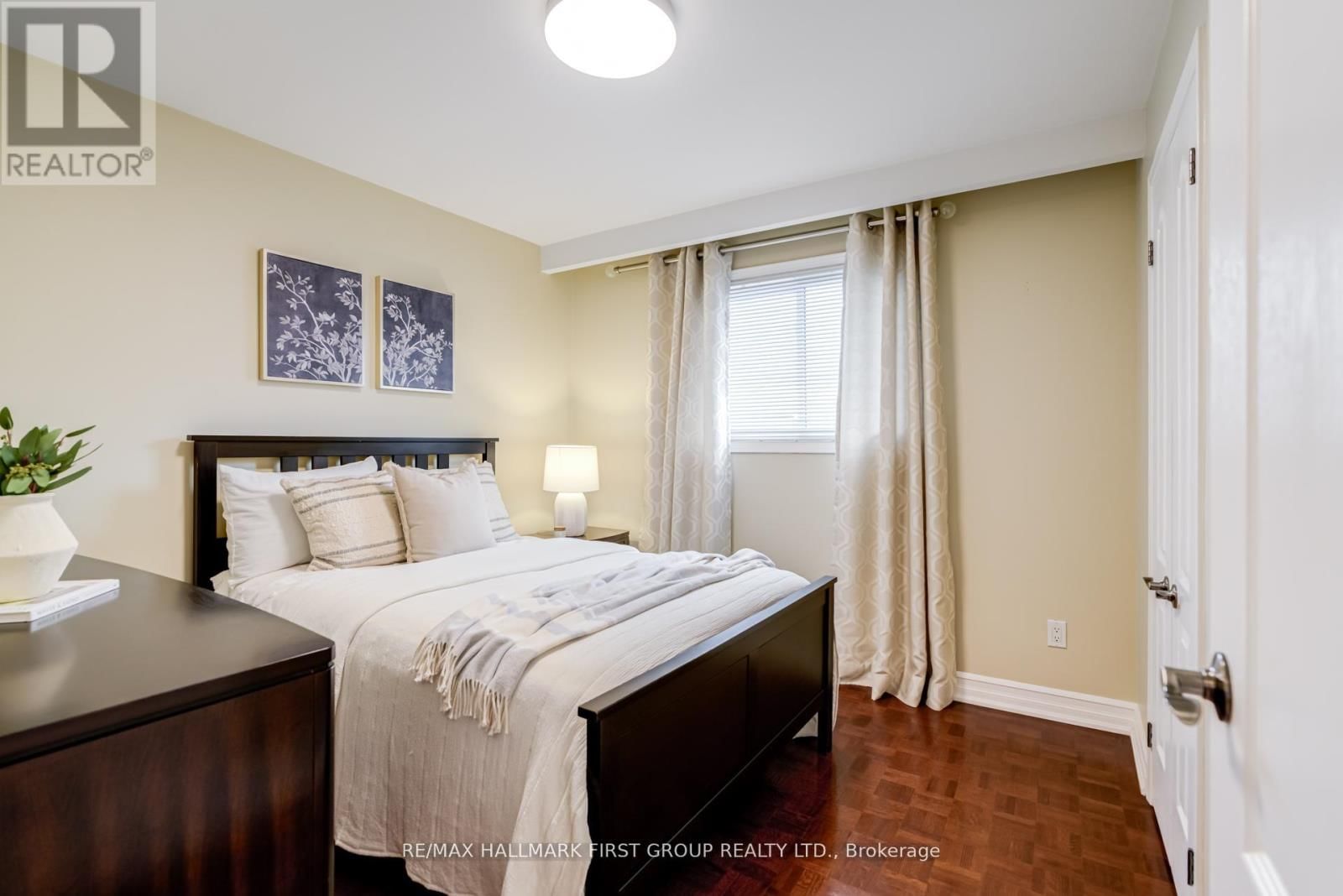 520 MCLEOD CRESCENT Image 14