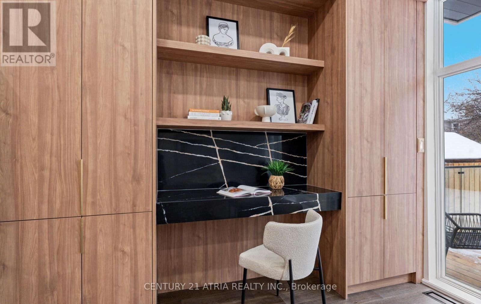 65 CREWE AVENUE Image 19