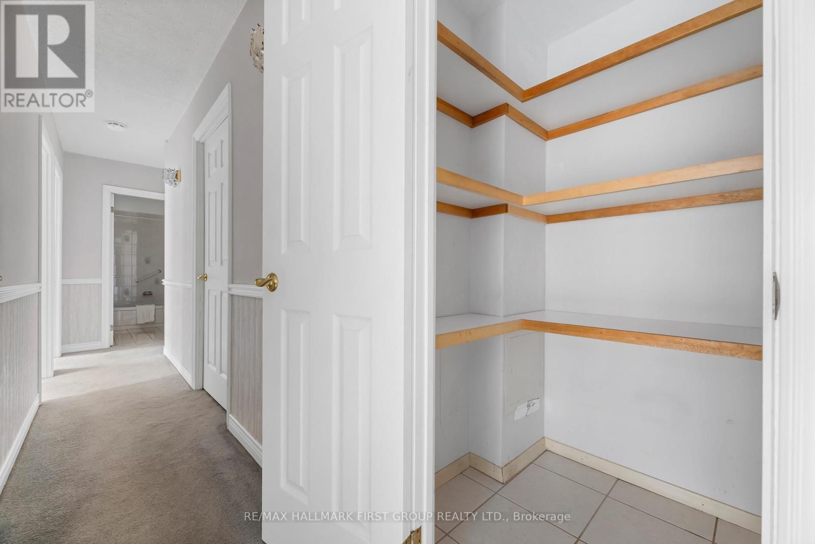 102 - 580 MARY STREET EAST Image 18