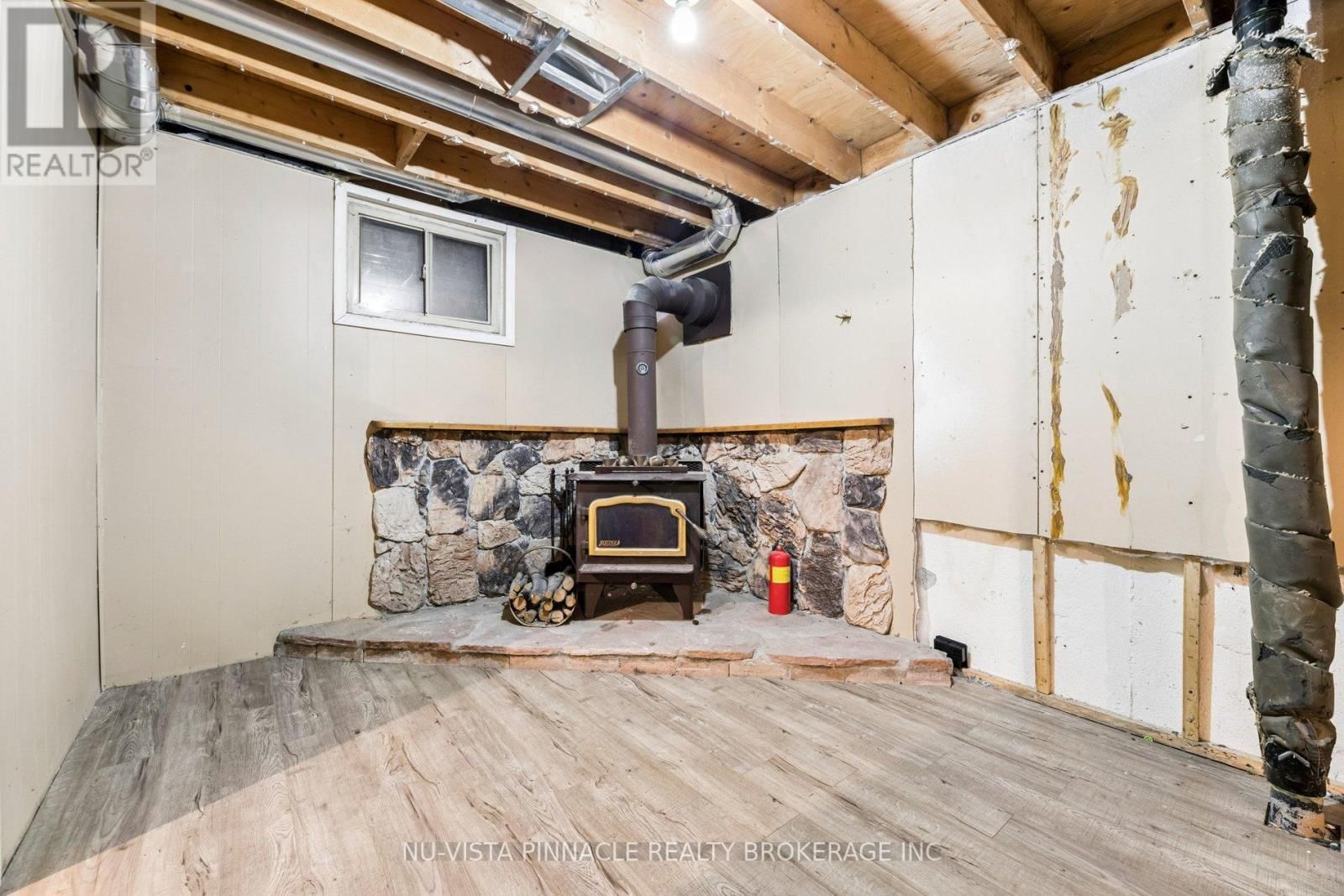 1627 ALWIN CIRCLE Image 32