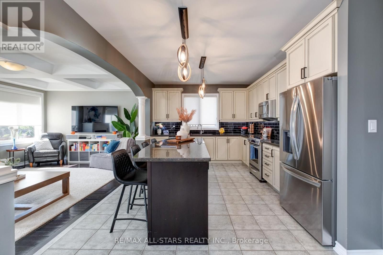 45 JARROW CRESCENT Image 16