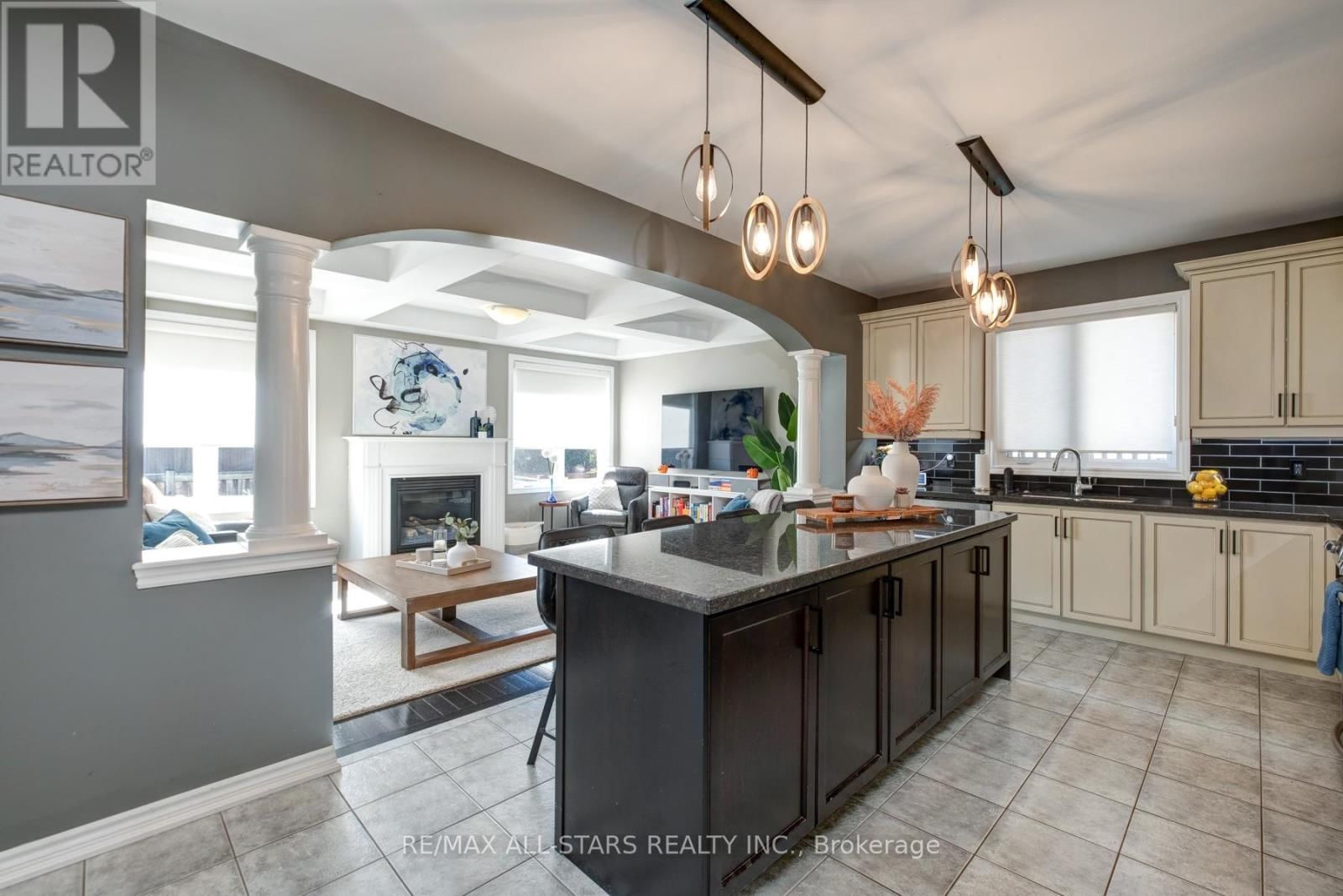 45 JARROW CRESCENT Image 18