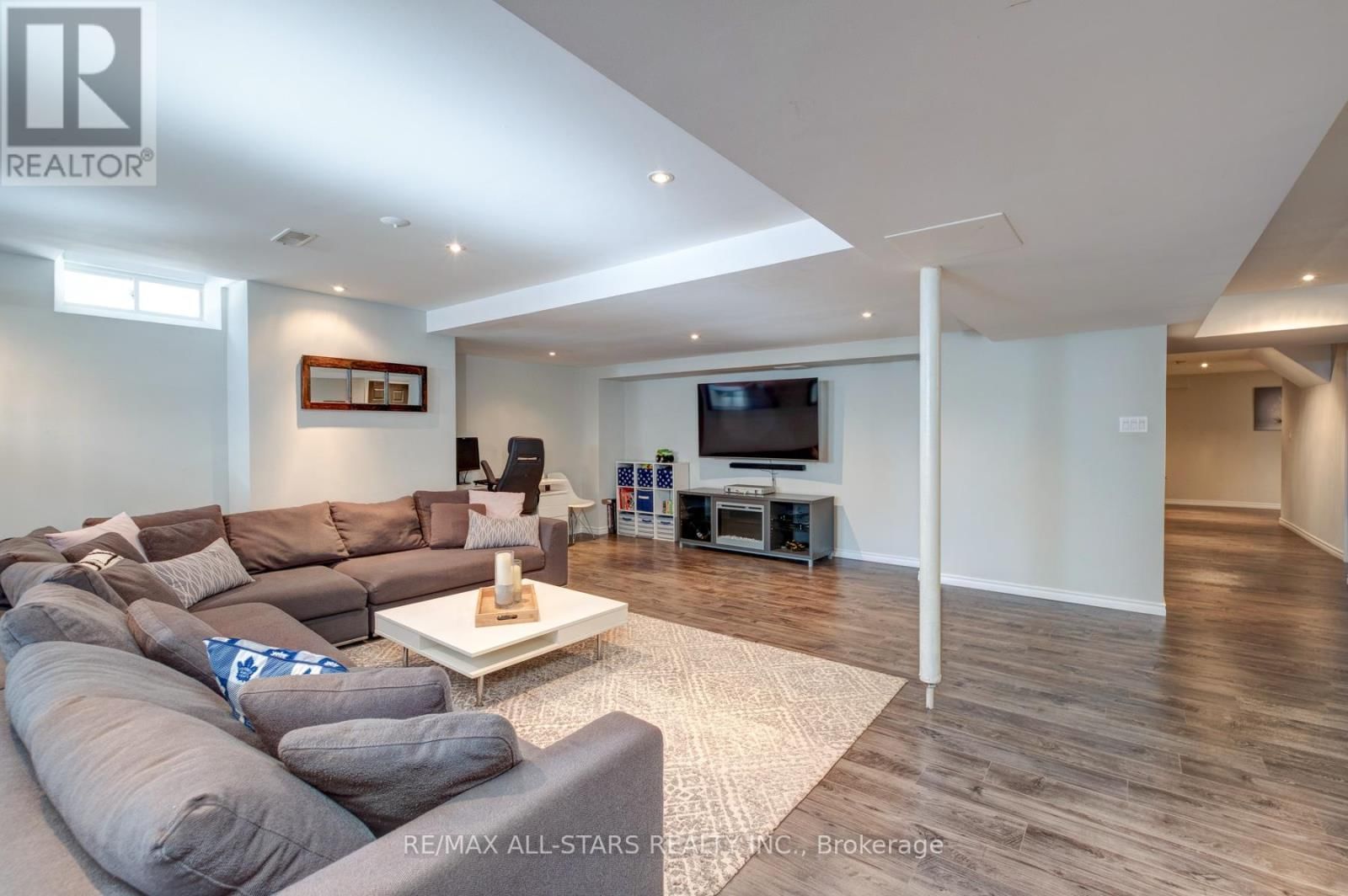 45 JARROW CRESCENT Image 38