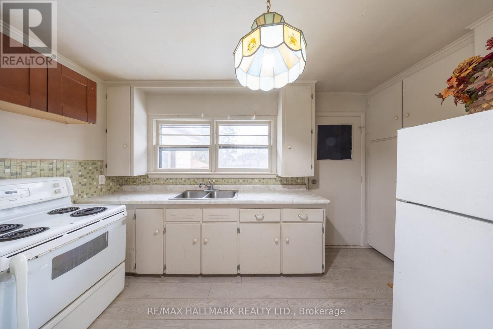 1911 GLENVIEW ROAD Image 21