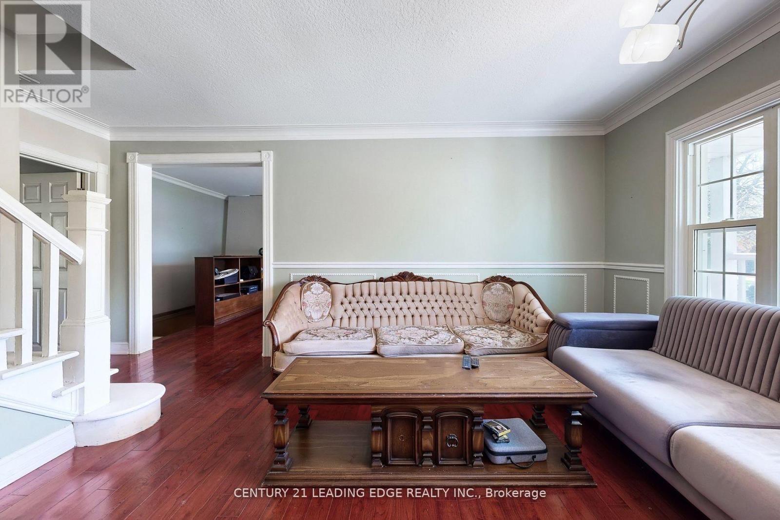 B - 21 WEXFORD BOULEVARD Image 10