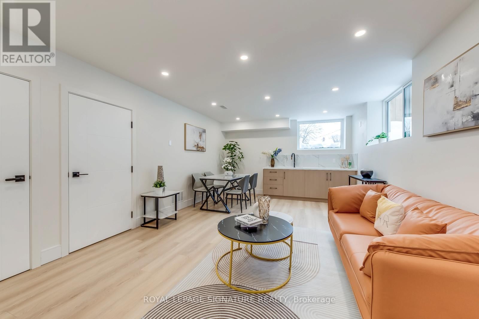 24 MERRITT ROAD Image 27