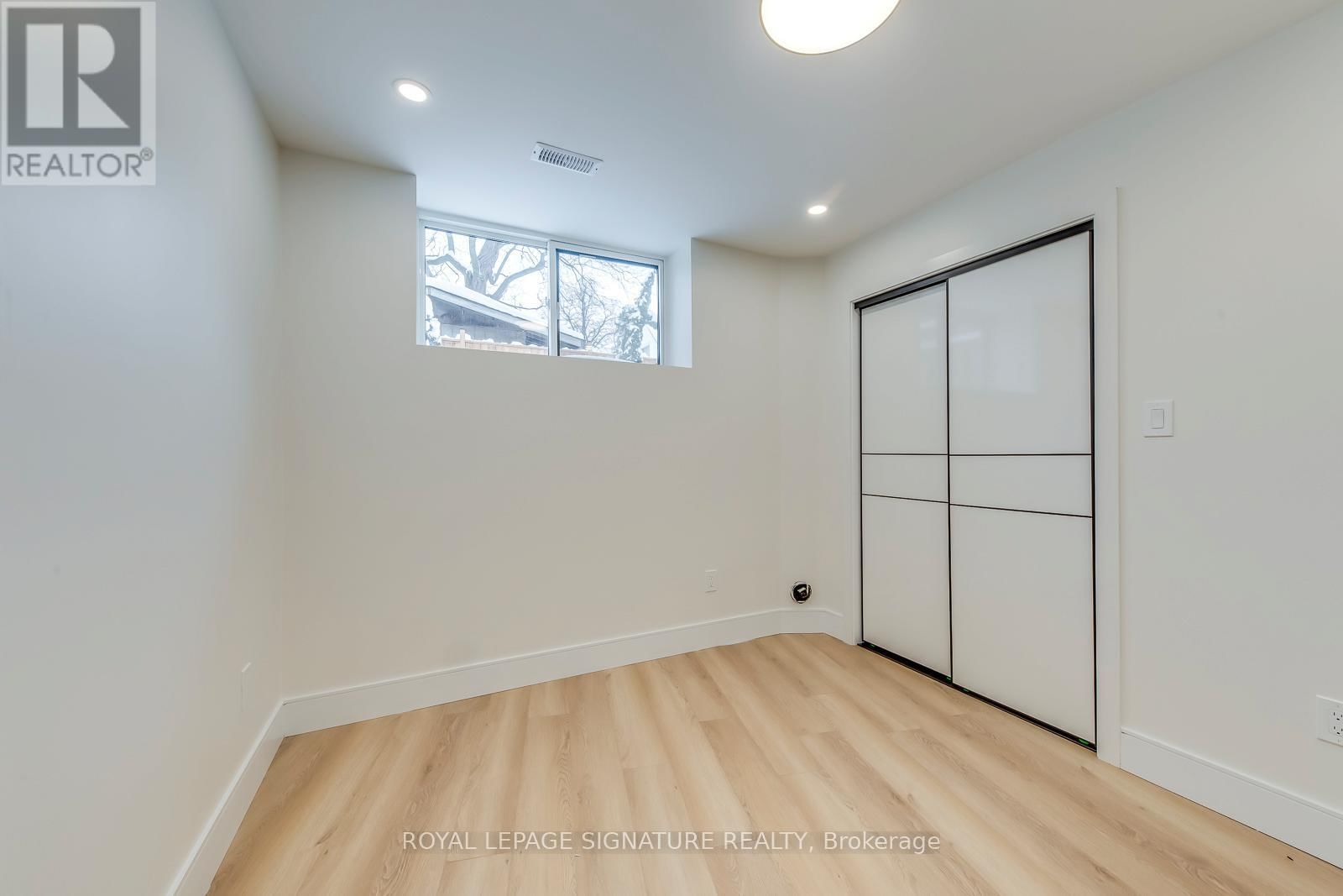 24 MERRITT ROAD Image 35