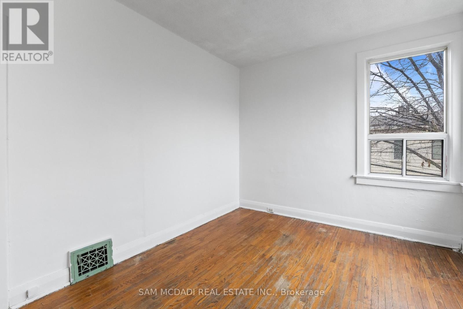 259 MILVERTON BOULEVARD Image 21