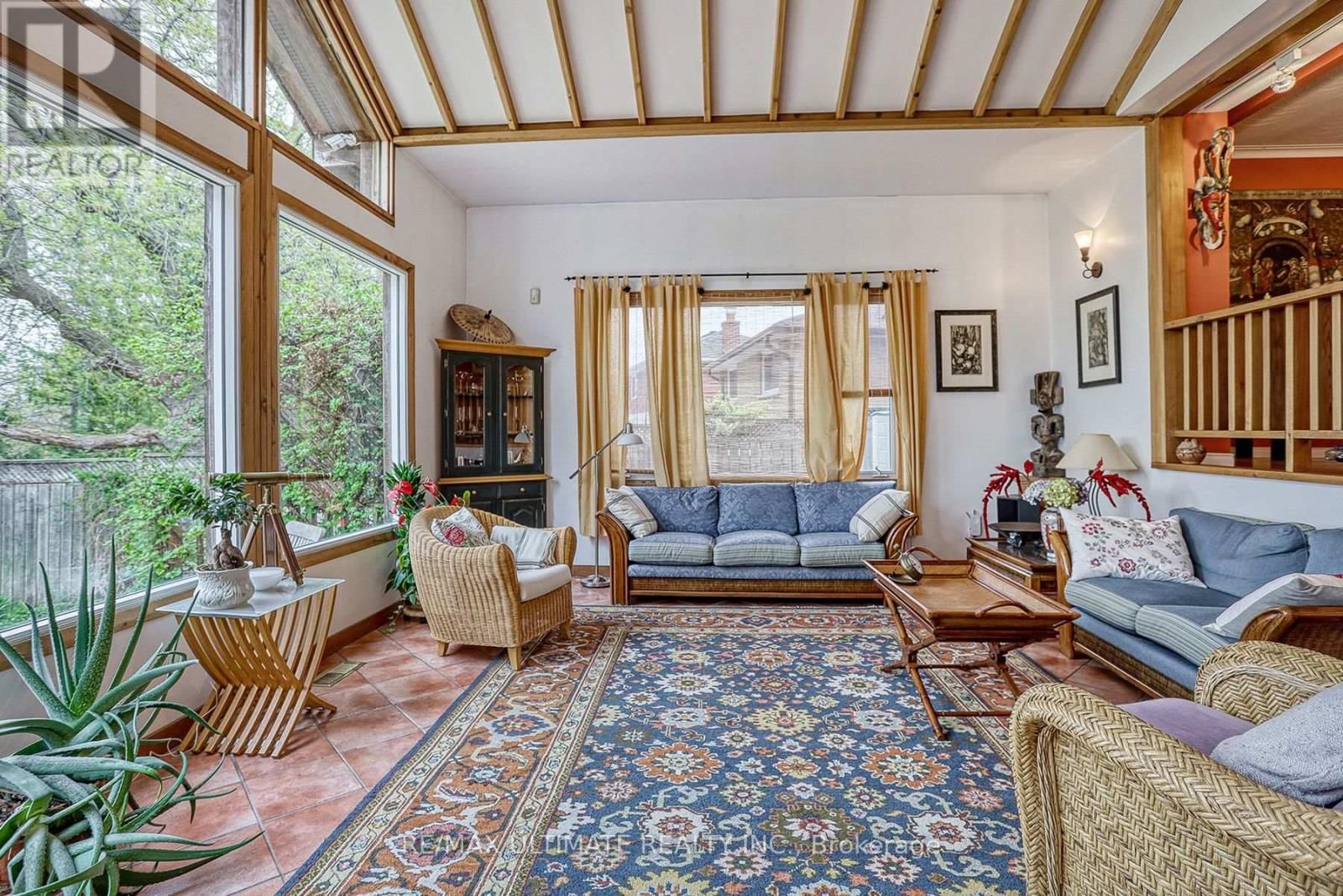 103 WEIR CRESCENT Image 13