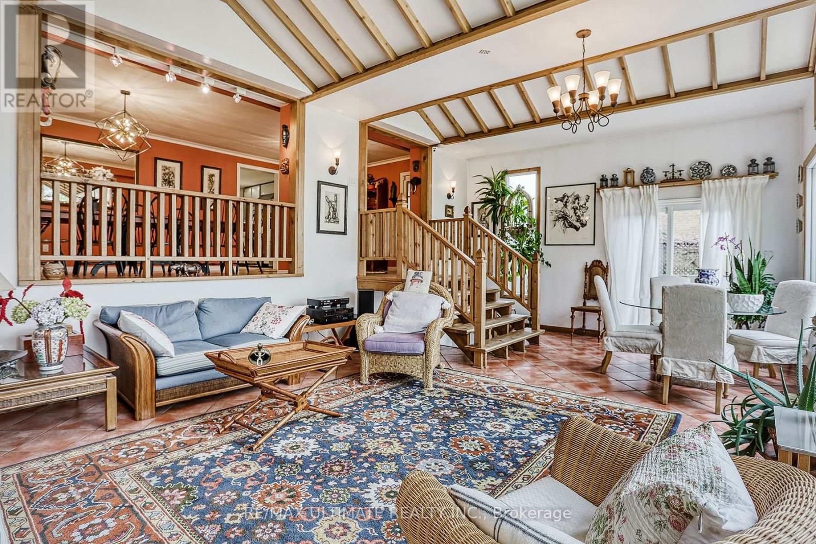 103 WEIR CRESCENT Image 14