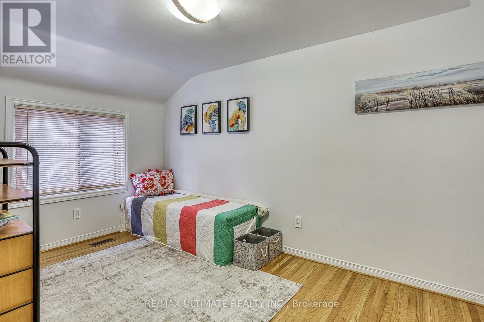 103 WEIR CRESCENT Image 18