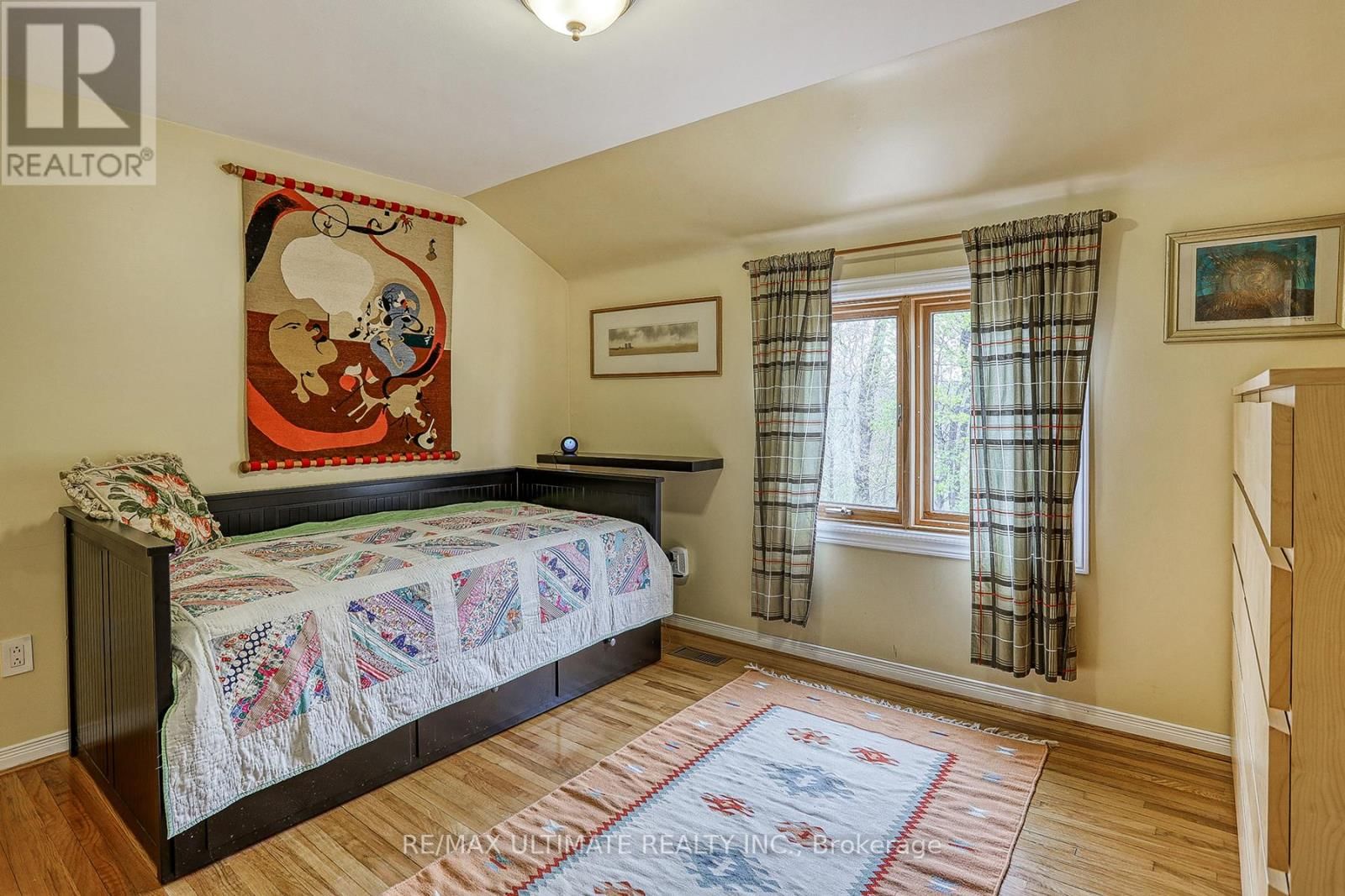 103 WEIR CRESCENT Image 20