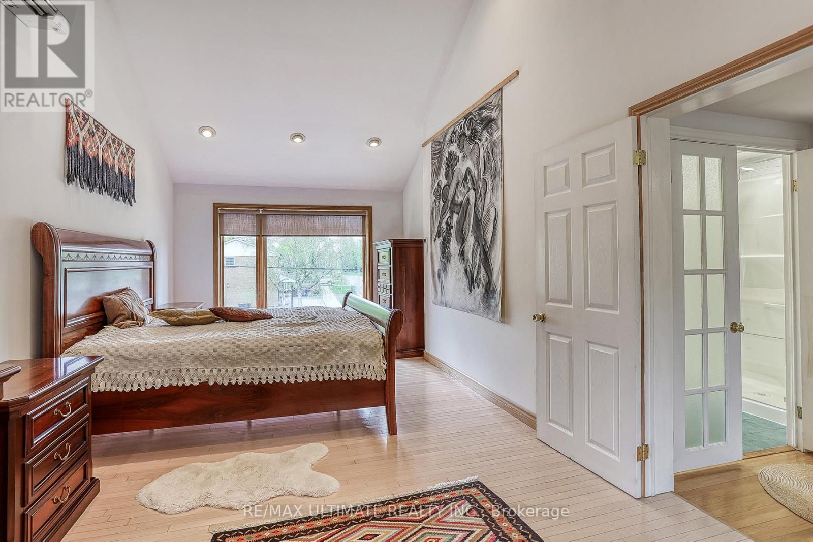 103 WEIR CRESCENT Image 25