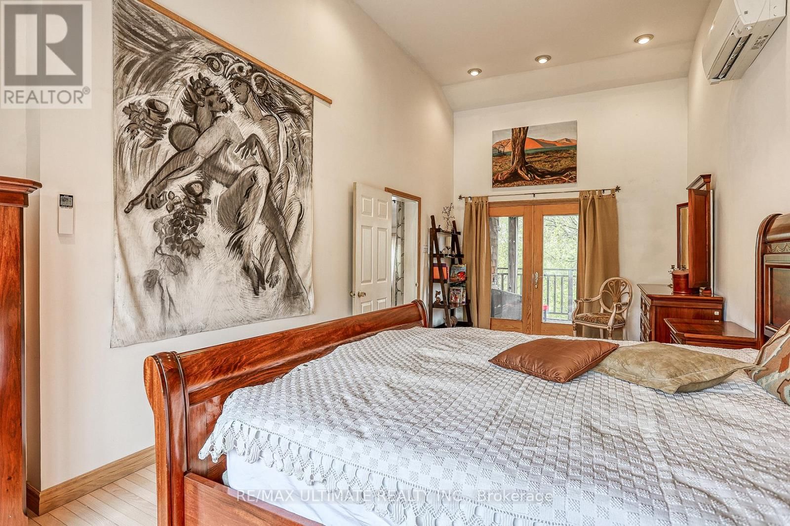 103 WEIR CRESCENT Image 27