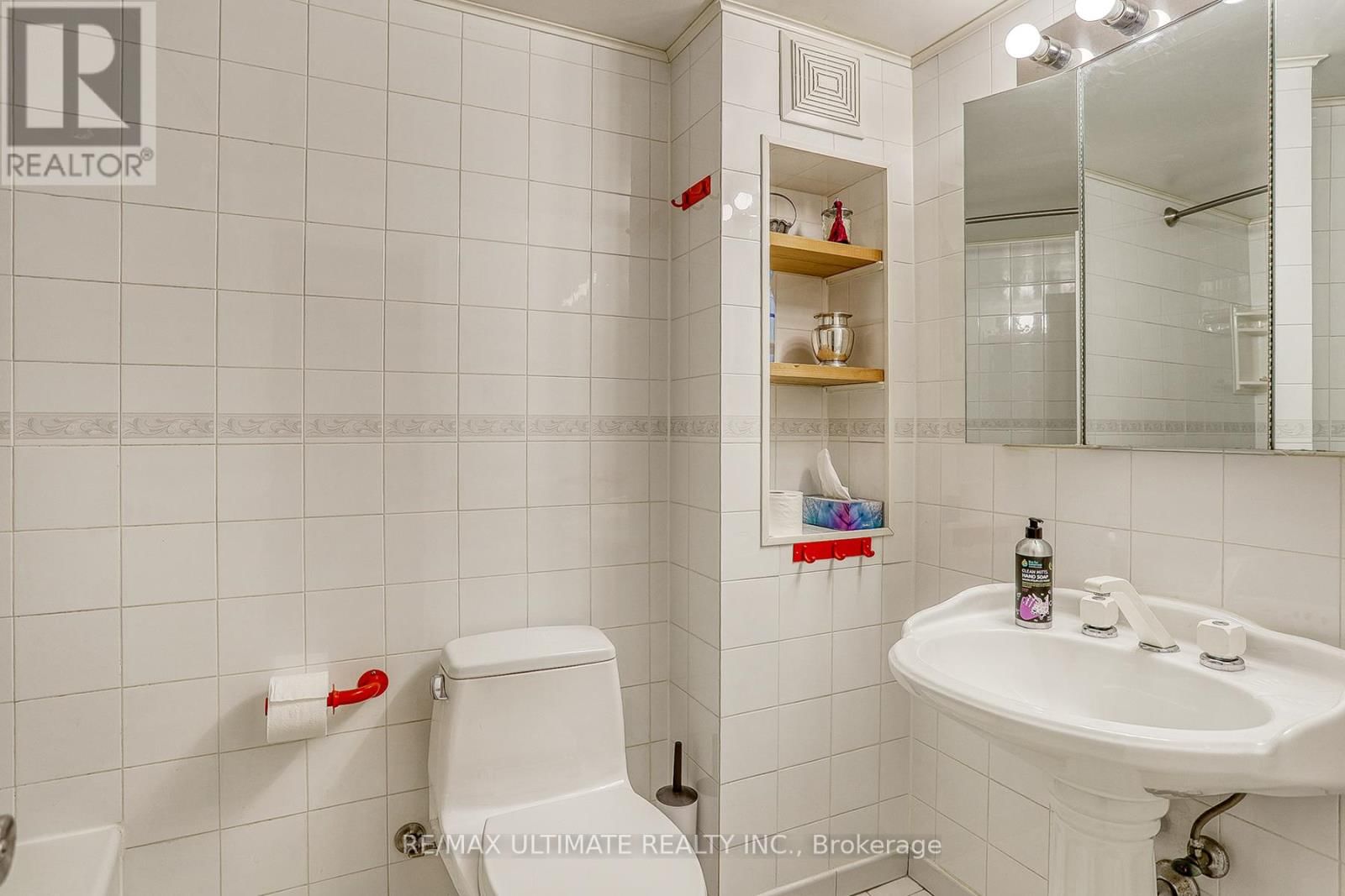 103 WEIR CRESCENT Image 29