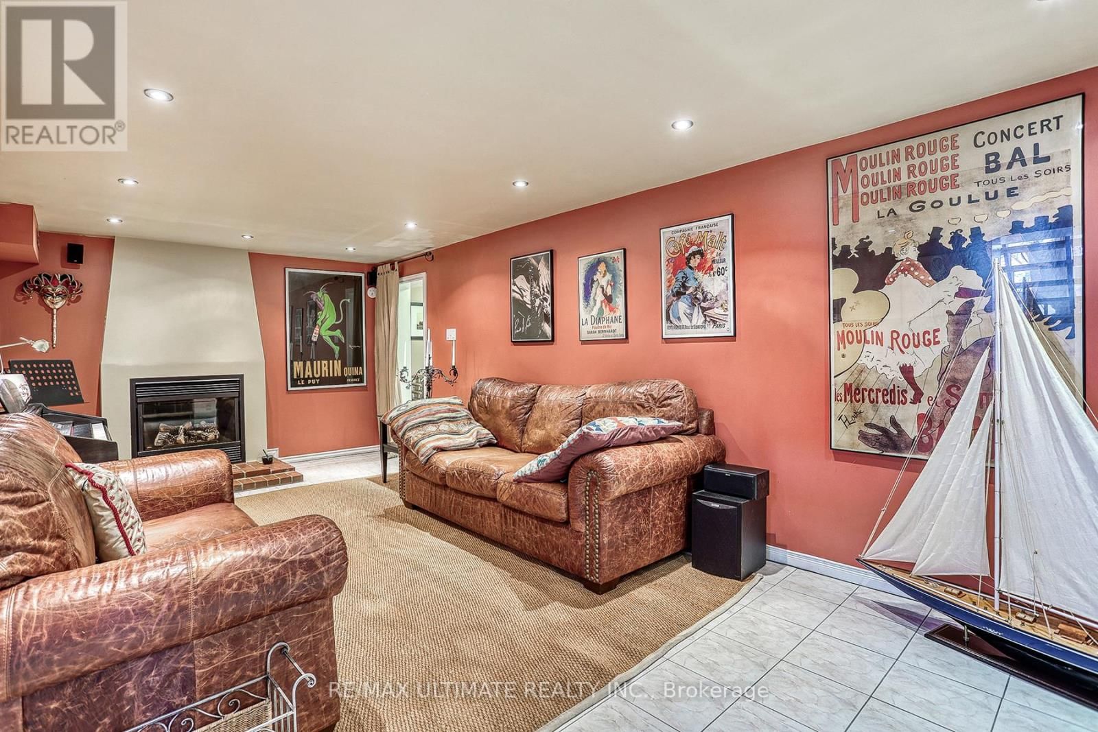 103 WEIR CRESCENT Image 31