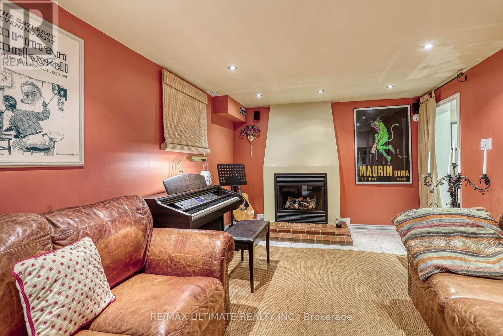 103 WEIR CRESCENT Image 33