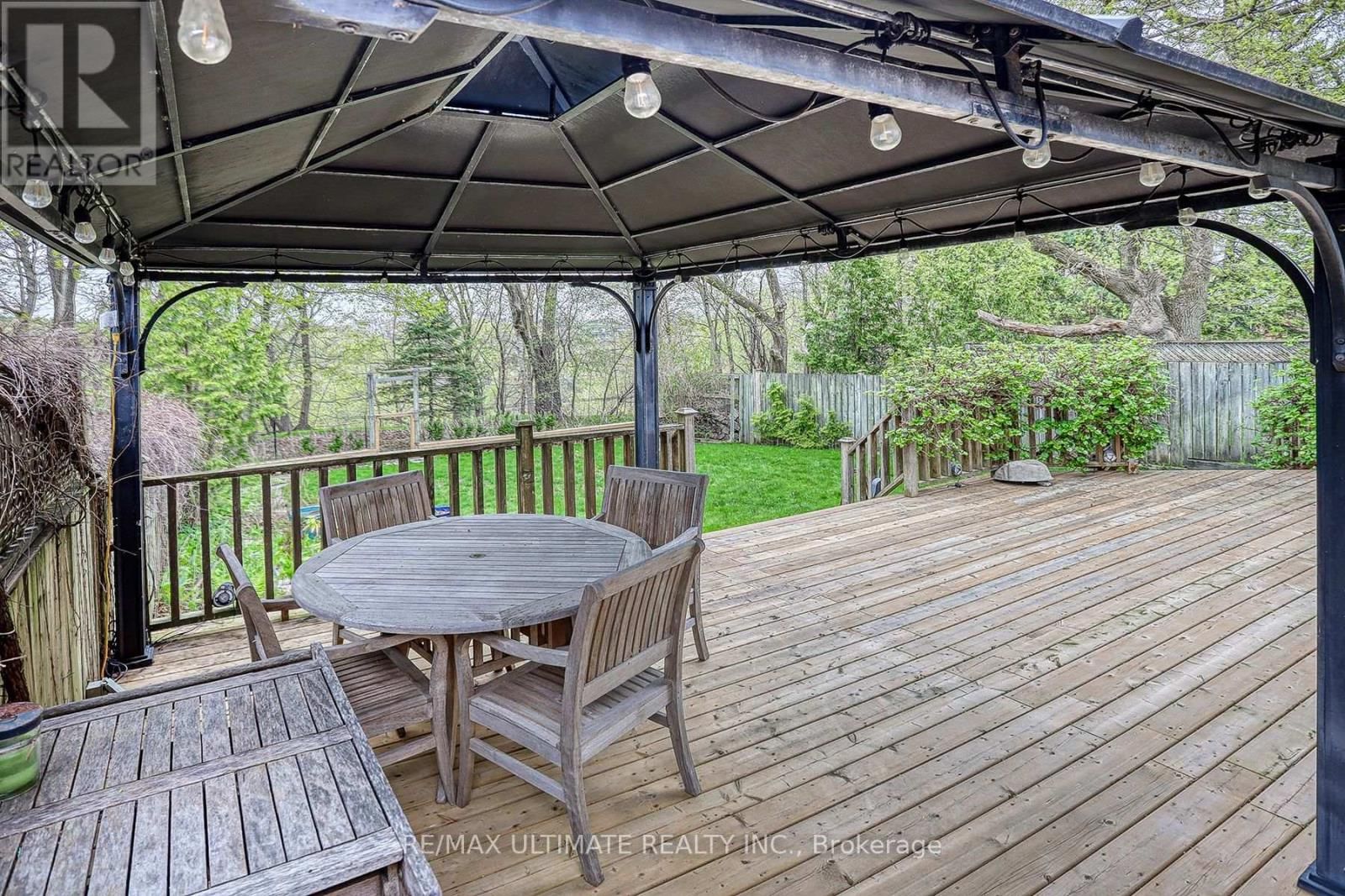 103 WEIR CRESCENT Image 36