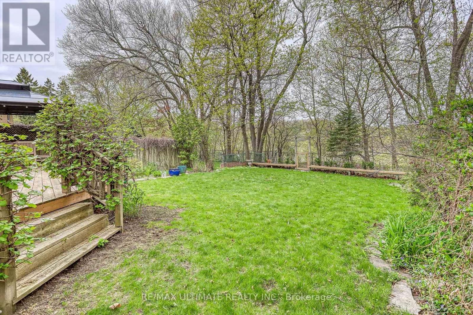 103 WEIR CRESCENT Image 39