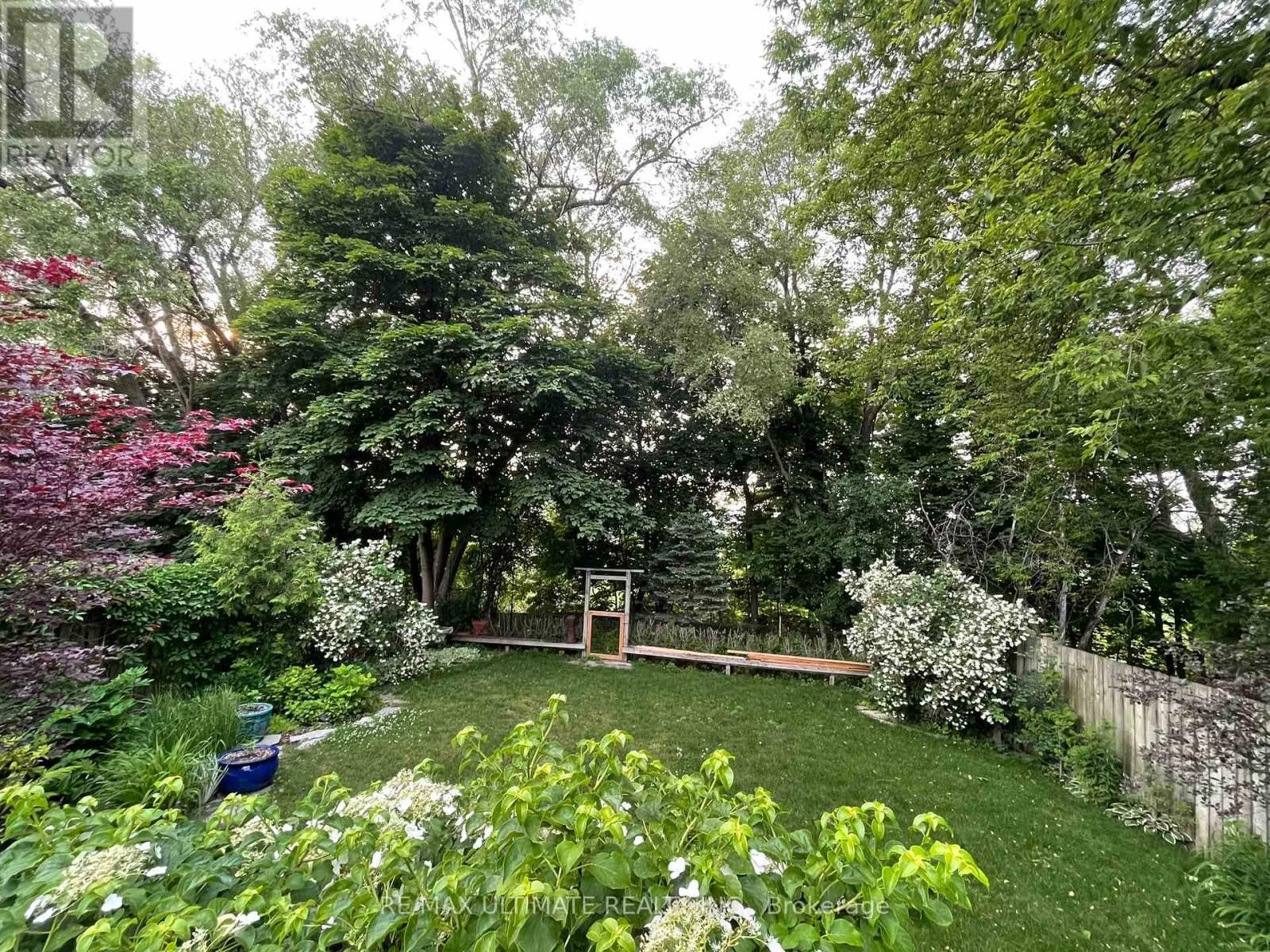 103 WEIR CRESCENT Image 49