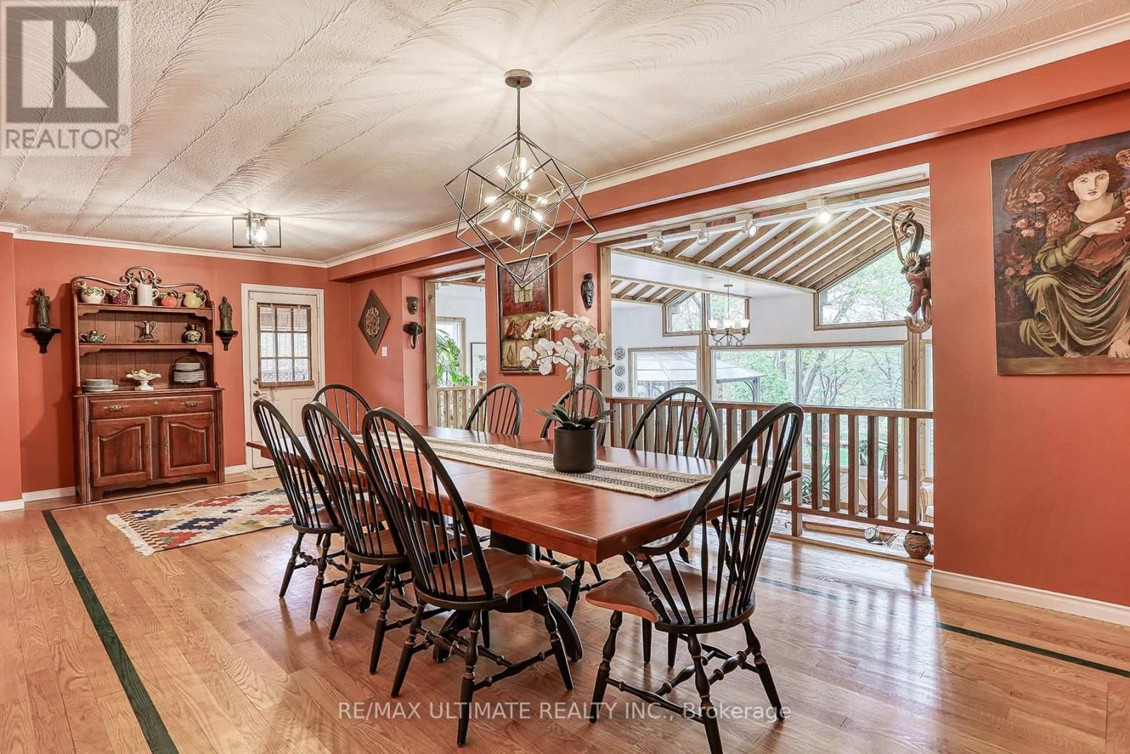 103 WEIR CRESCENT Image 9