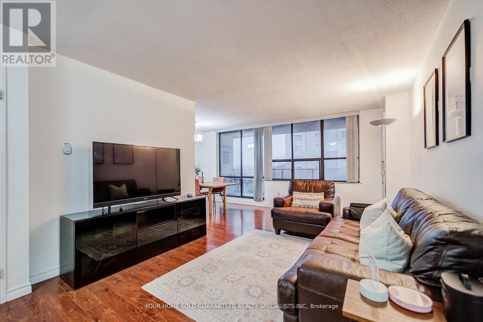 602 - 2721 VICTORIA PARK AVENUE Image 4