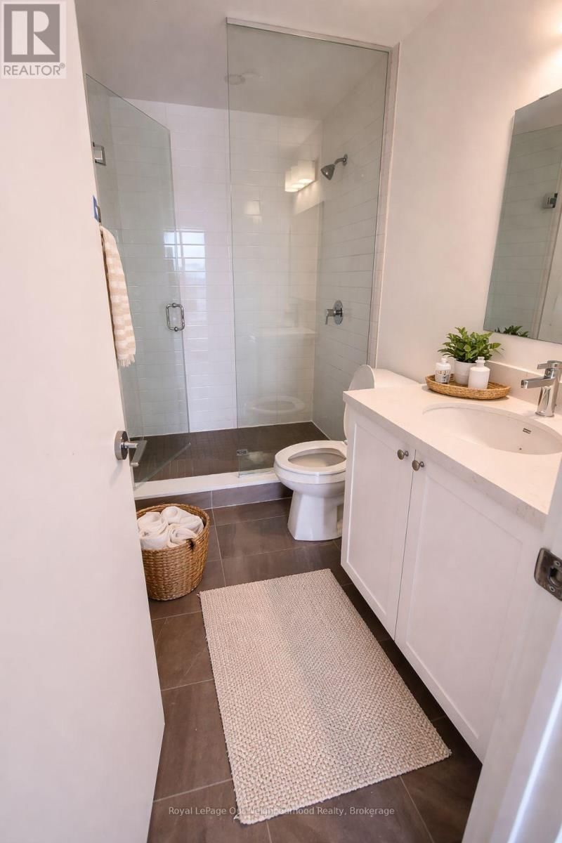 604 - 51 CLARINGTON BOULEVARD Image 8