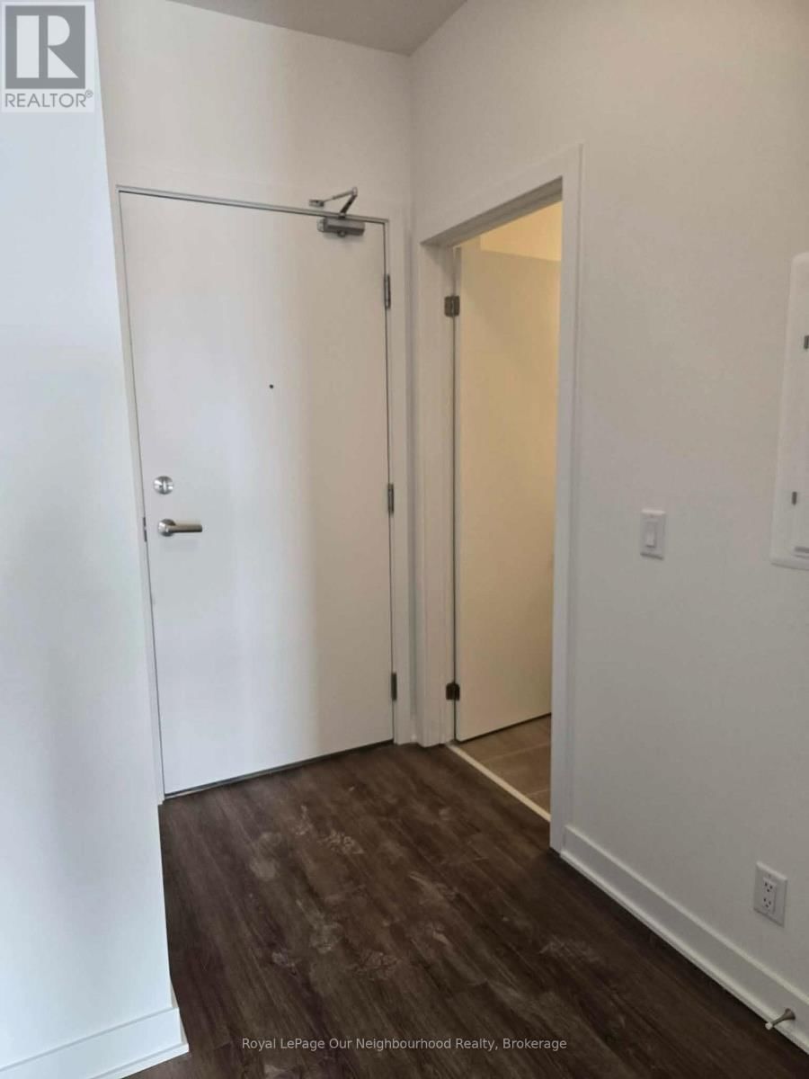 604 - 51 CLARINGTON BOULEVARD Image 9