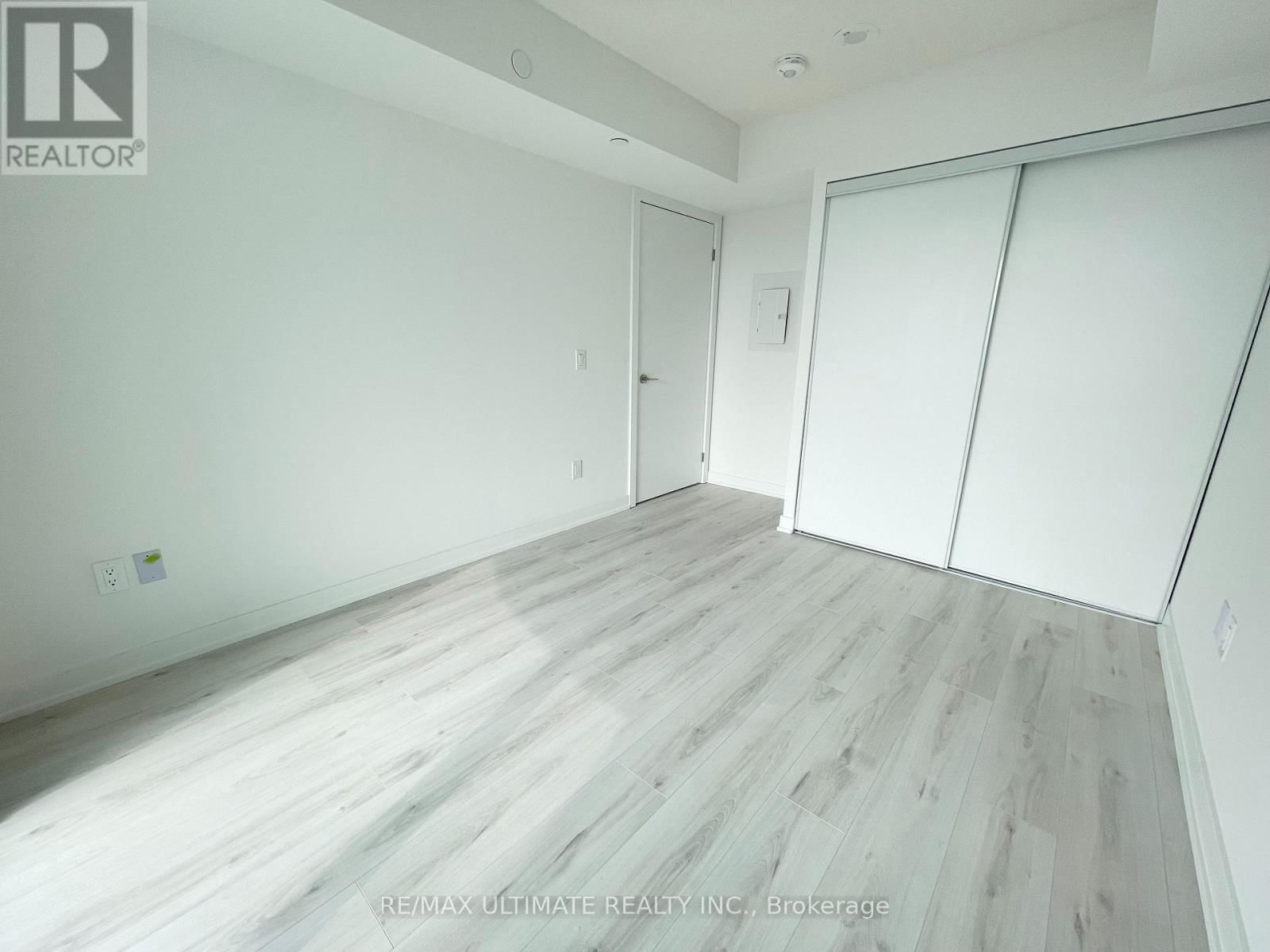 2309 - 1010 SANDY BEACH ROAD Image 7