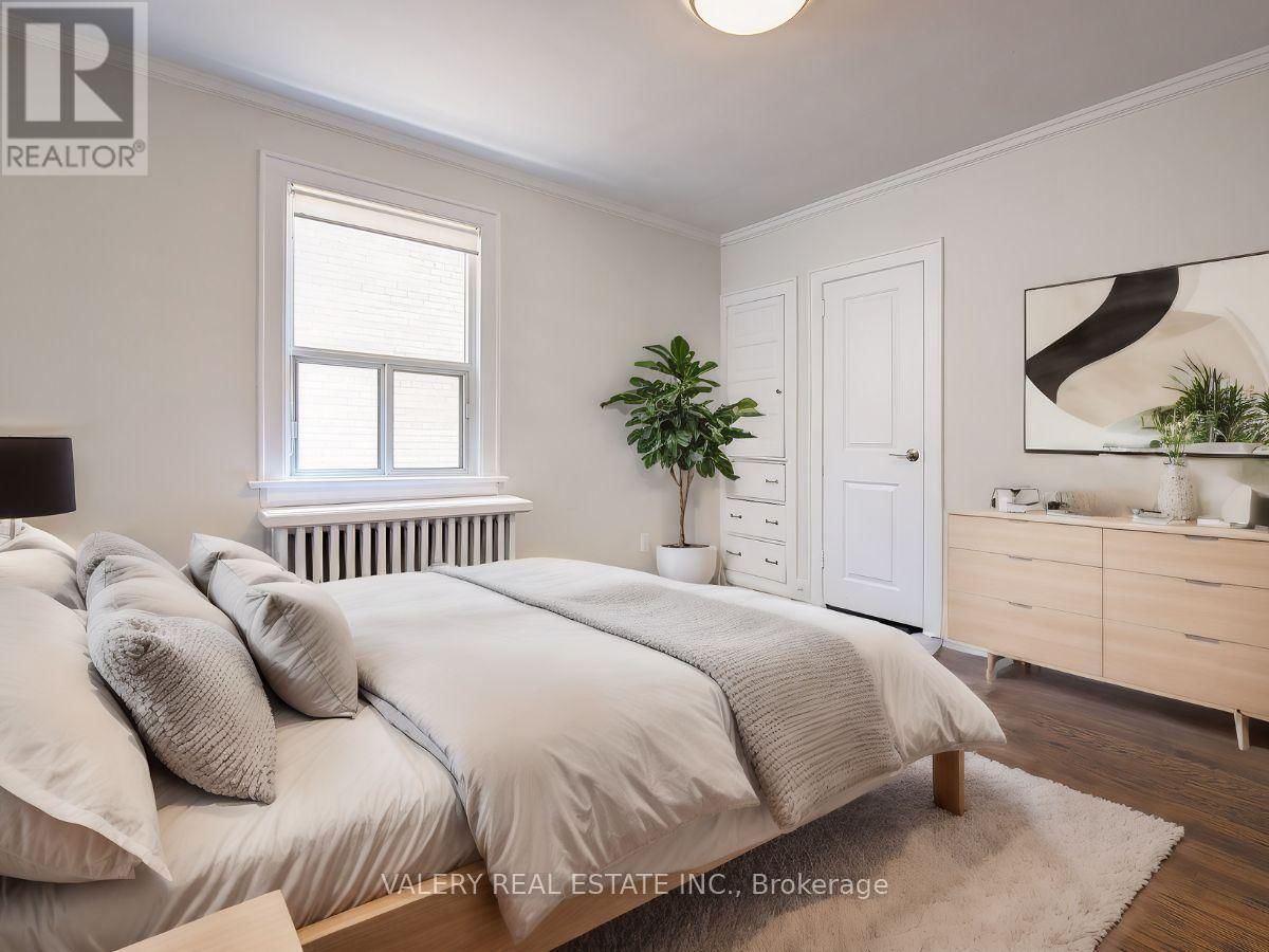 33 - 2402 QUEEN STREET EAST Image 5