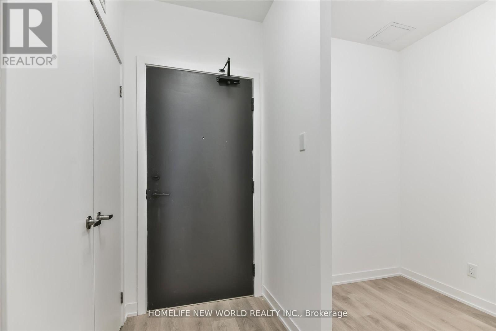 405 - 899 QUEEN STREET EAST Image 10