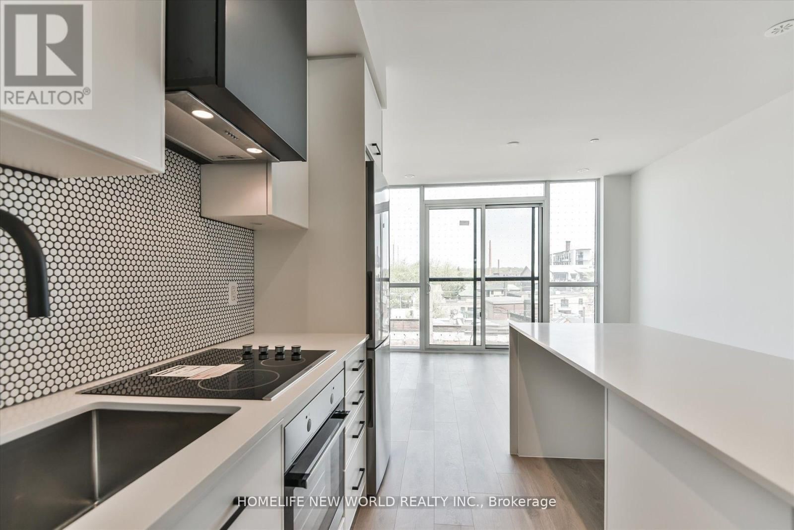 405 - 899 QUEEN STREET EAST Image 2