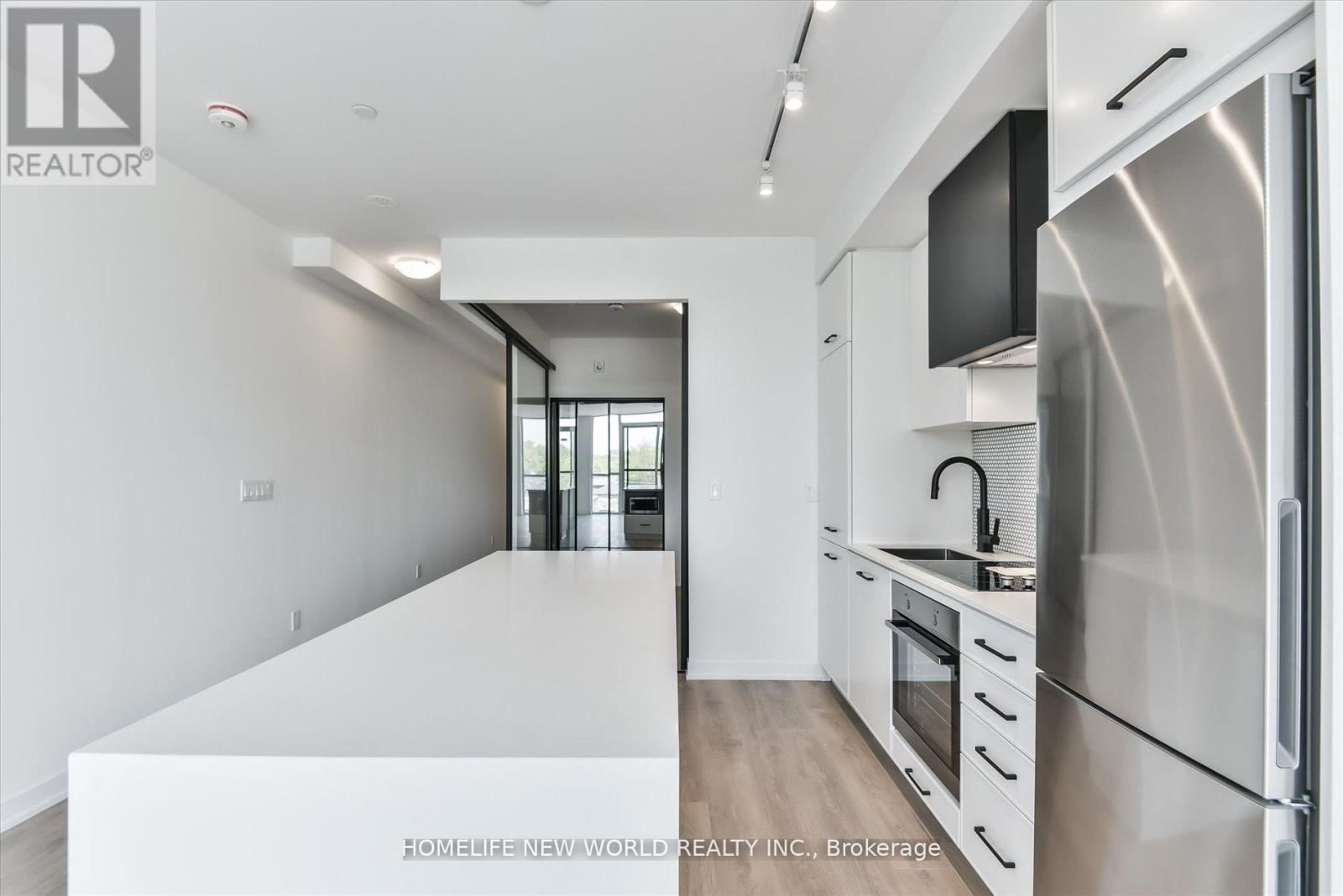 405 - 899 QUEEN STREET EAST Image 3