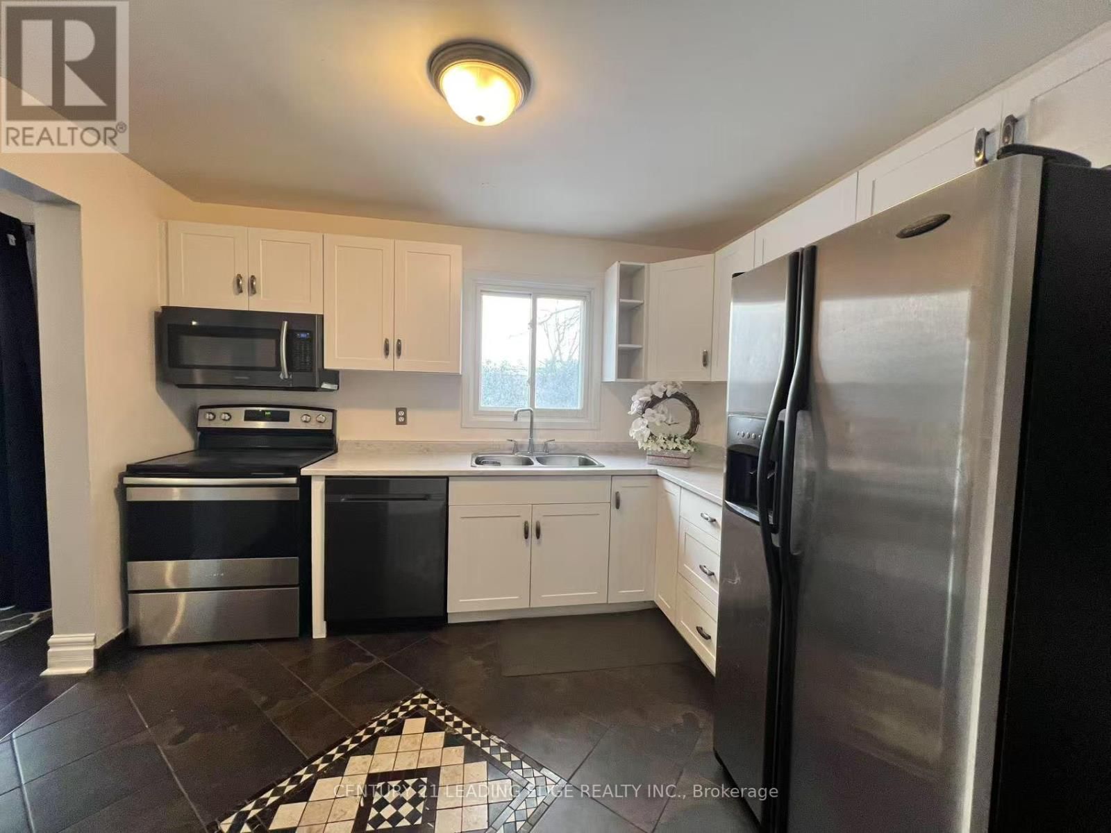 516 ALDER COURT Image 2