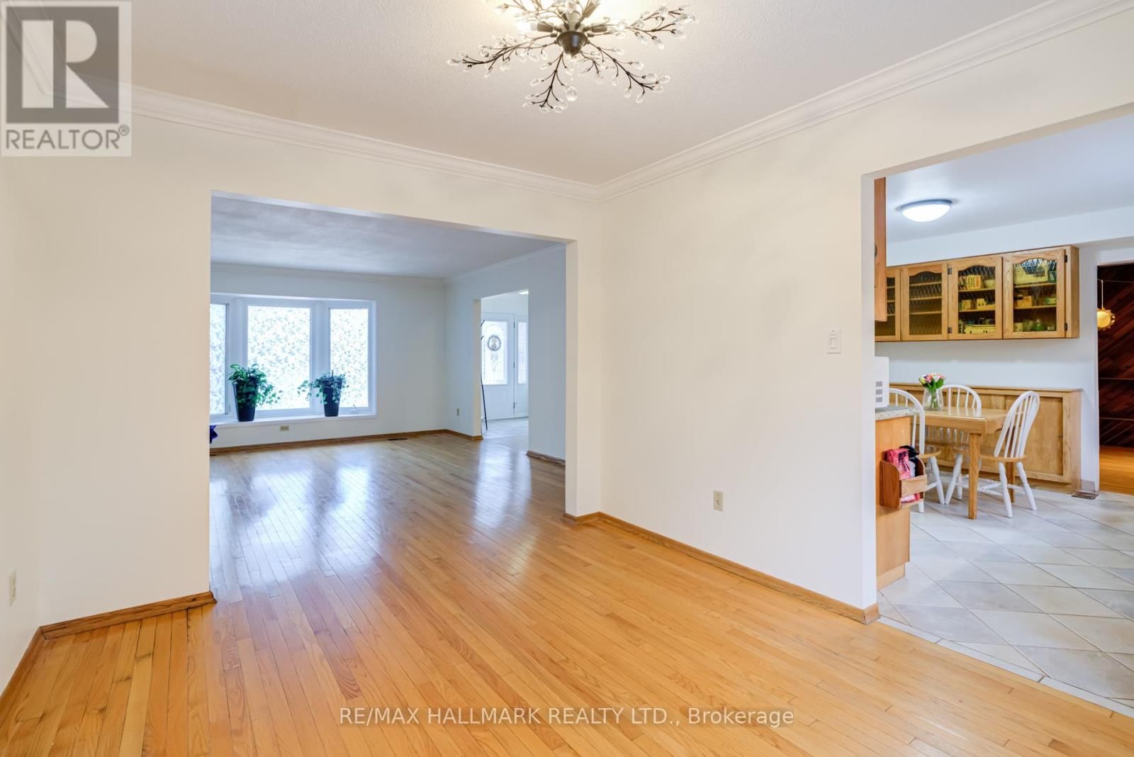 34 HARRINGAY CRESCENT Image 11