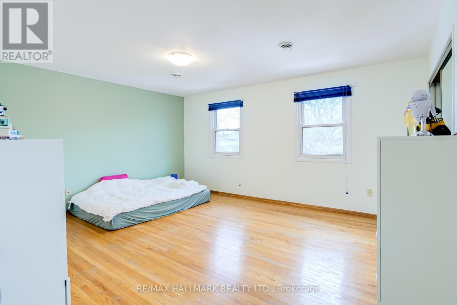 34 HARRINGAY CRESCENT Image 24