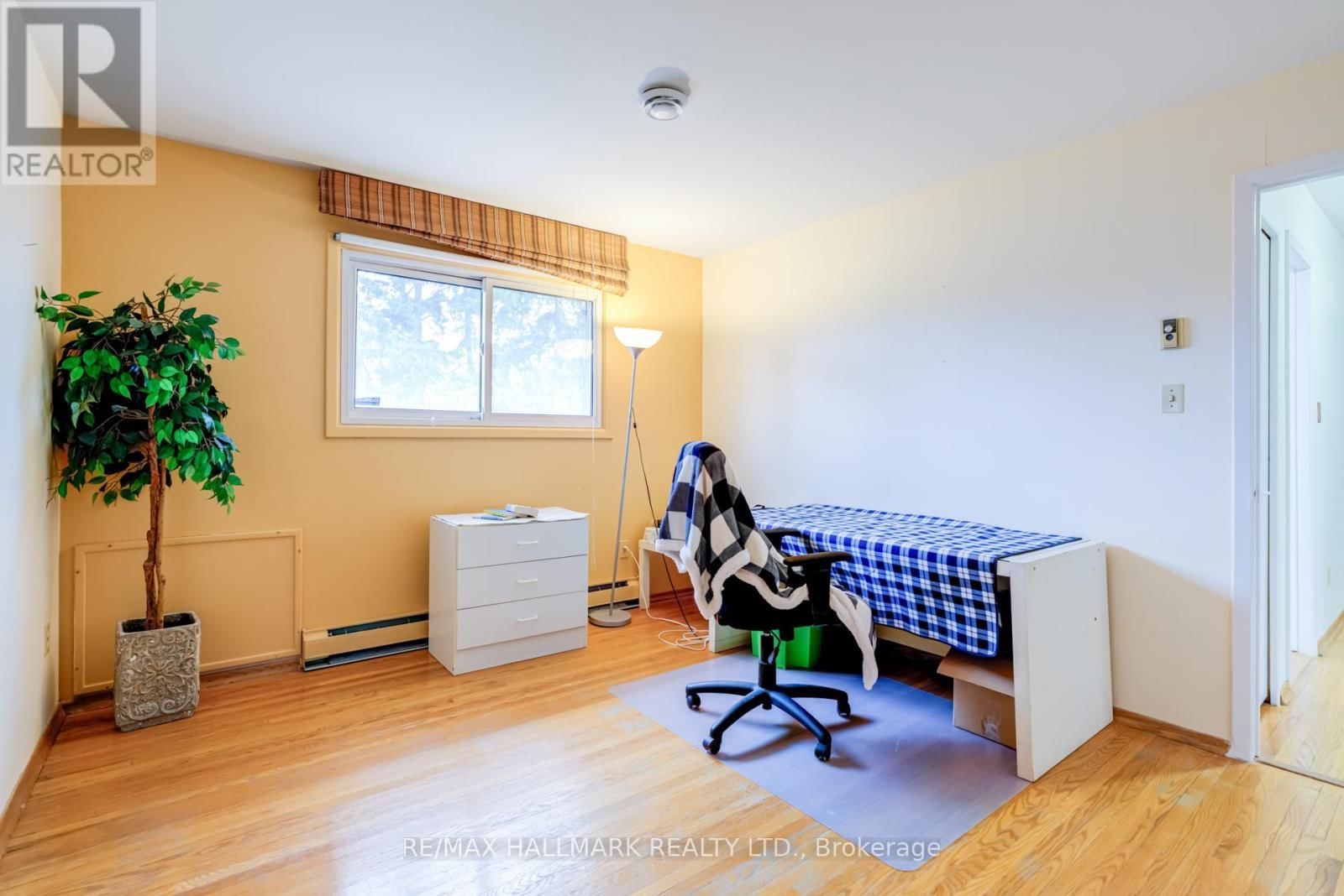 34 HARRINGAY CRESCENT Image 36