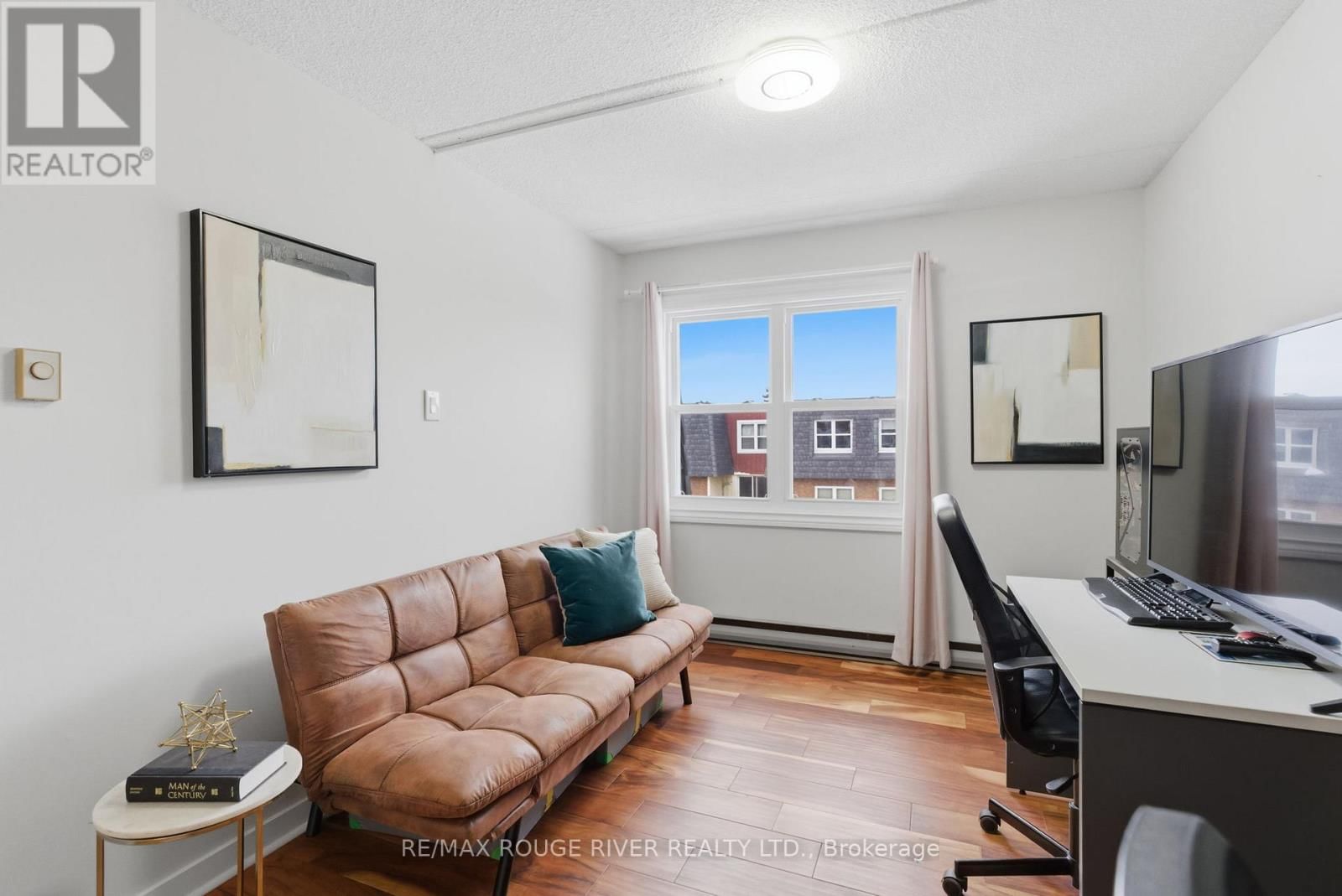 214 - 580 MARY STREET EAST Image 26