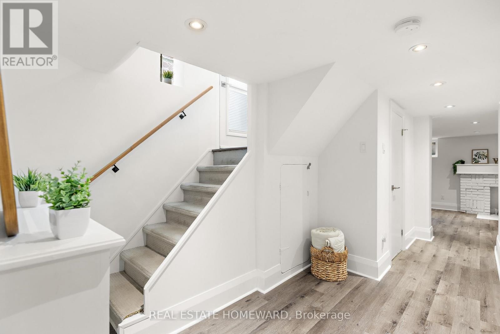 14 BRACEBRIDGE AVENUE EAST Image 17