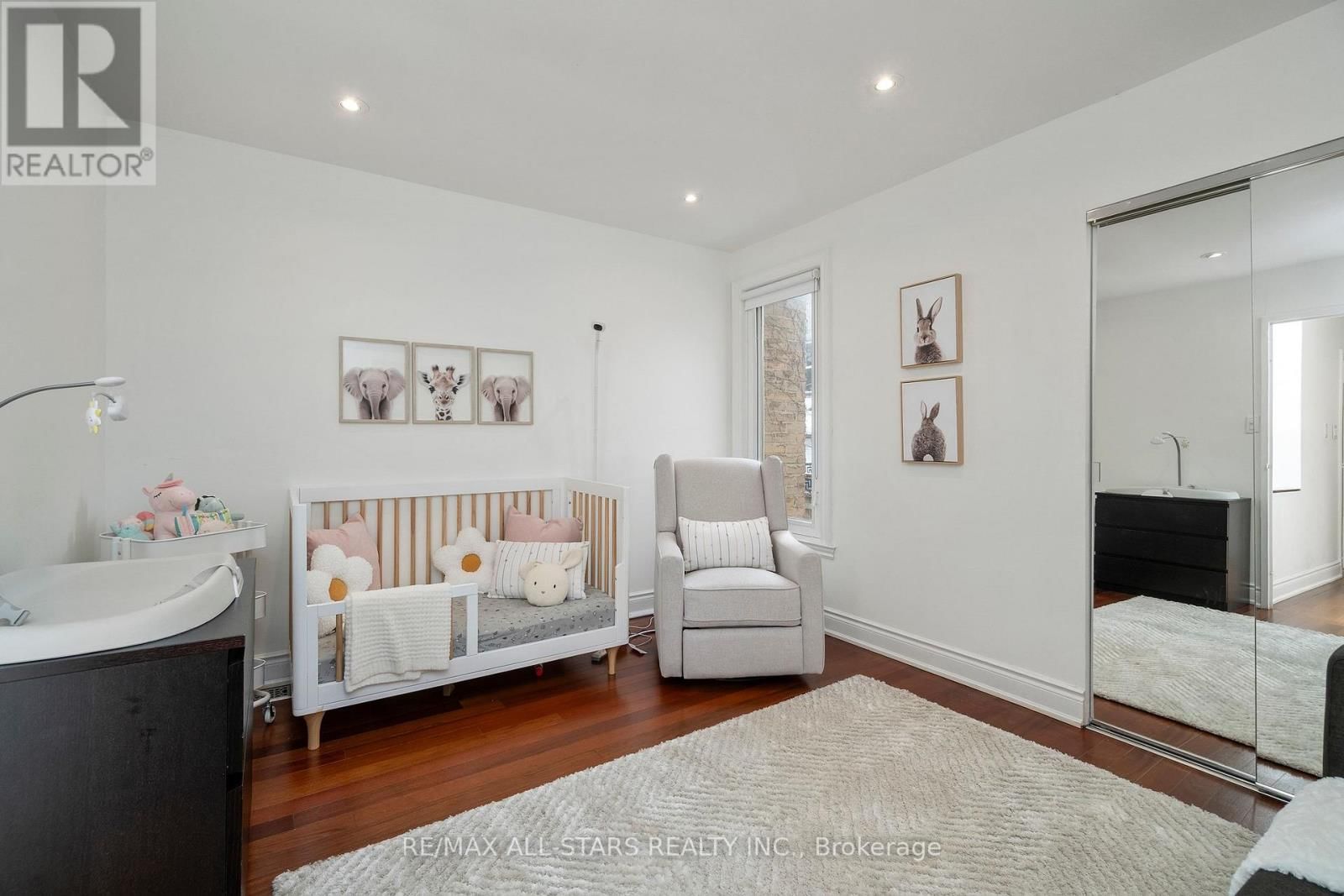 3 - 83 PAPE AVENUE Image 27