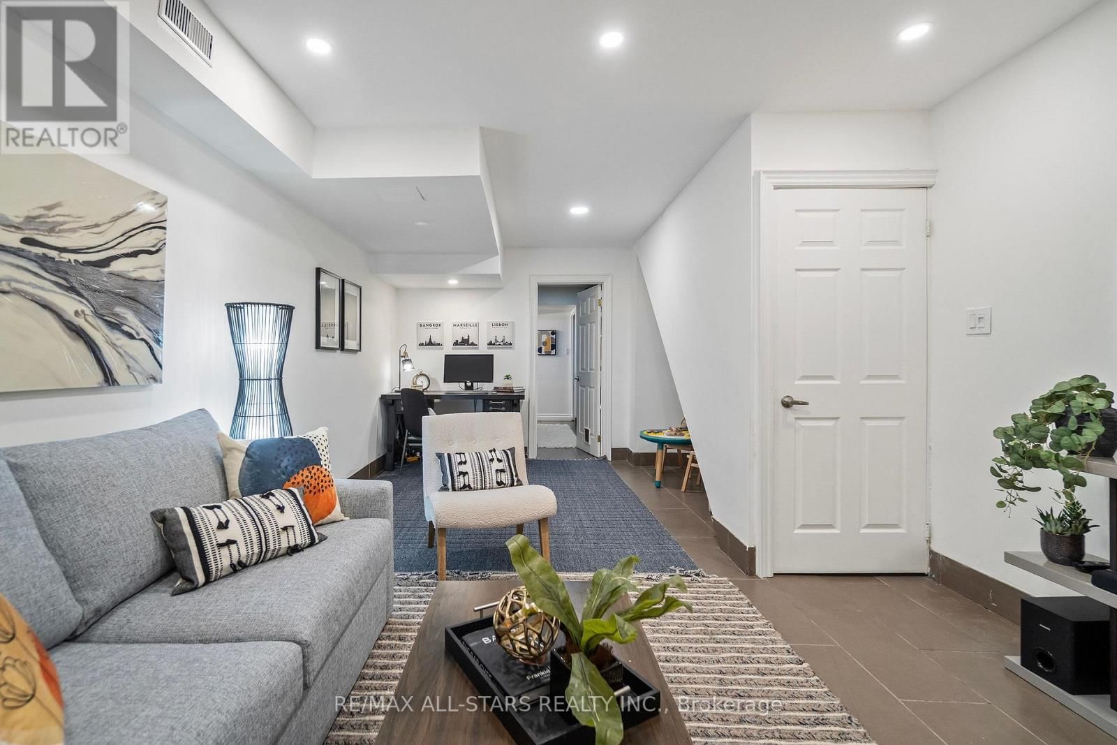 3 - 83 PAPE AVENUE Image 33